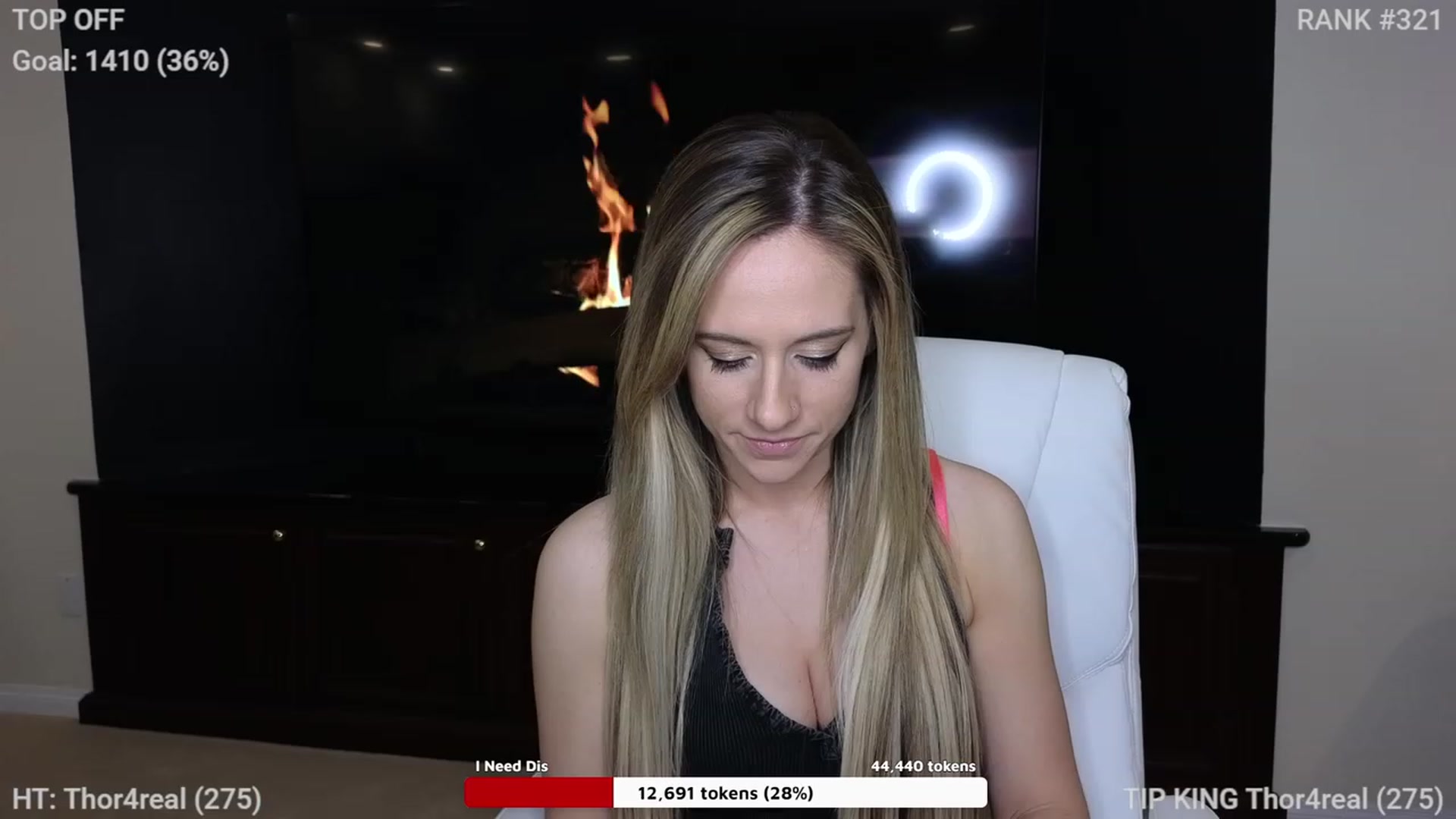 Gallery image thumbnail from Queen_of_LKC's myfreecams stream on, 12/28/2022, 04:04 image 8 of 20