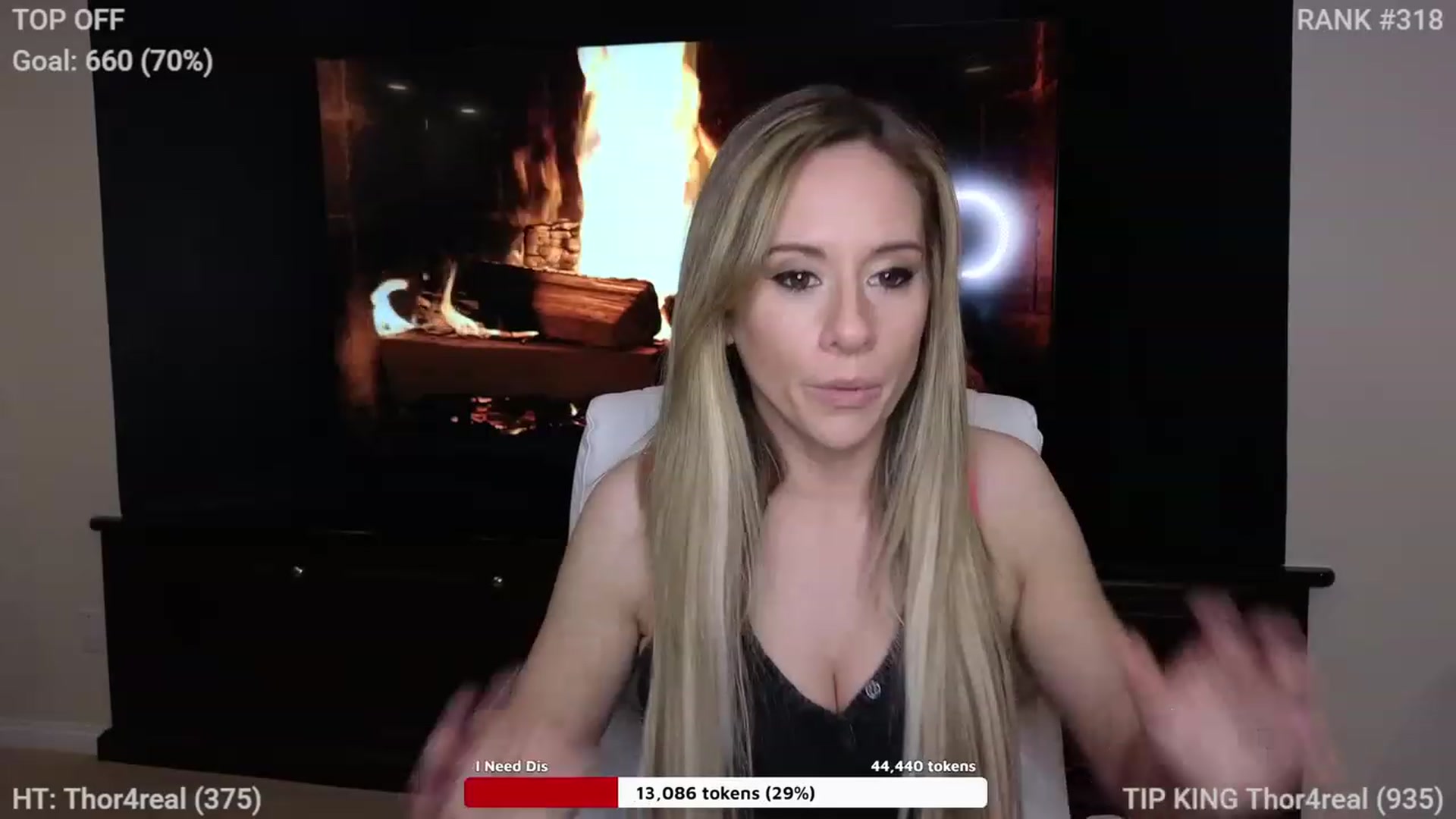 Gallery image thumbnail from Queen_of_LKC's myfreecams stream on, 12/28/2022, 04:04 image 12 of 20