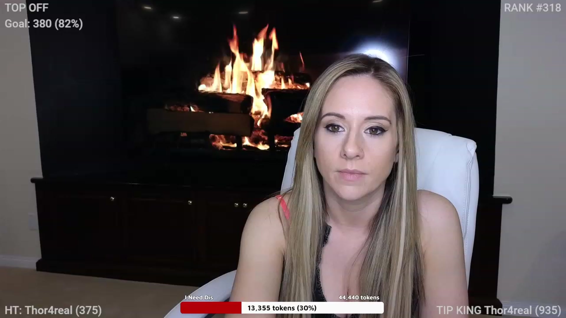 Gallery image thumbnail from Queen_of_LKC's myfreecams stream on, 12/28/2022, 04:04 image 17 of 20