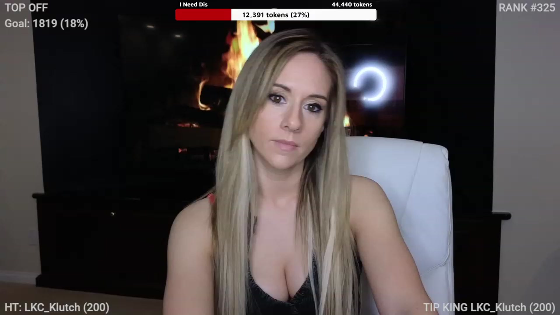 Gallery image thumbnail from Queen_of_LKC's myfreecams stream on, 12/28/2022, 04:04 image 4 of 20