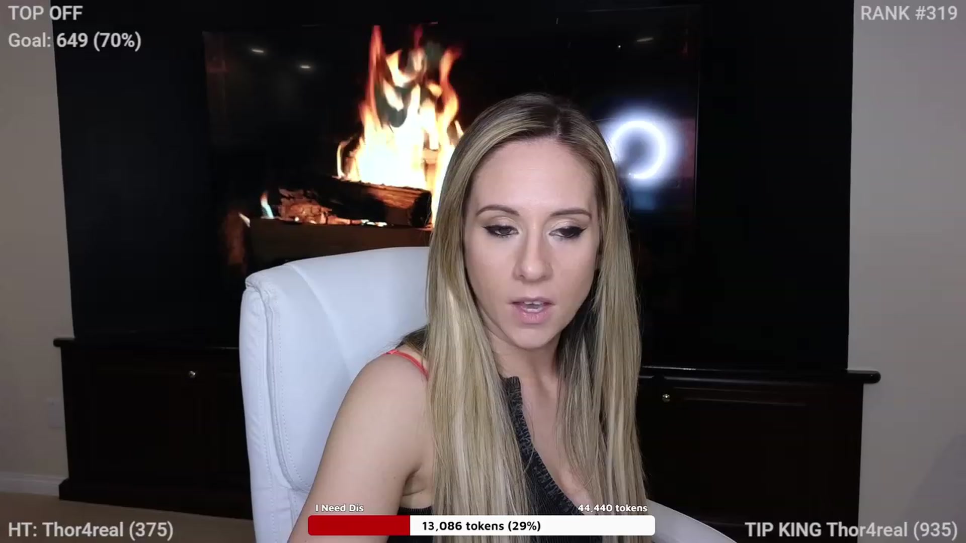 Gallery image thumbnail from Queen_of_LKC's myfreecams stream on, 12/28/2022, 04:04 image 15 of 20