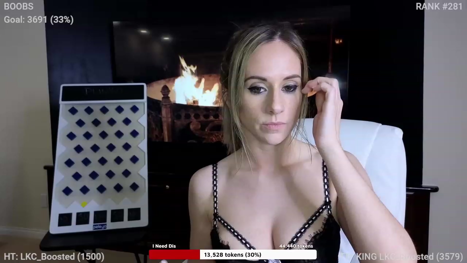 Gallery image thumbnail from Queen_of_LKC's myfreecams stream on, 12/29/2022, 04:43 image 17 of 20