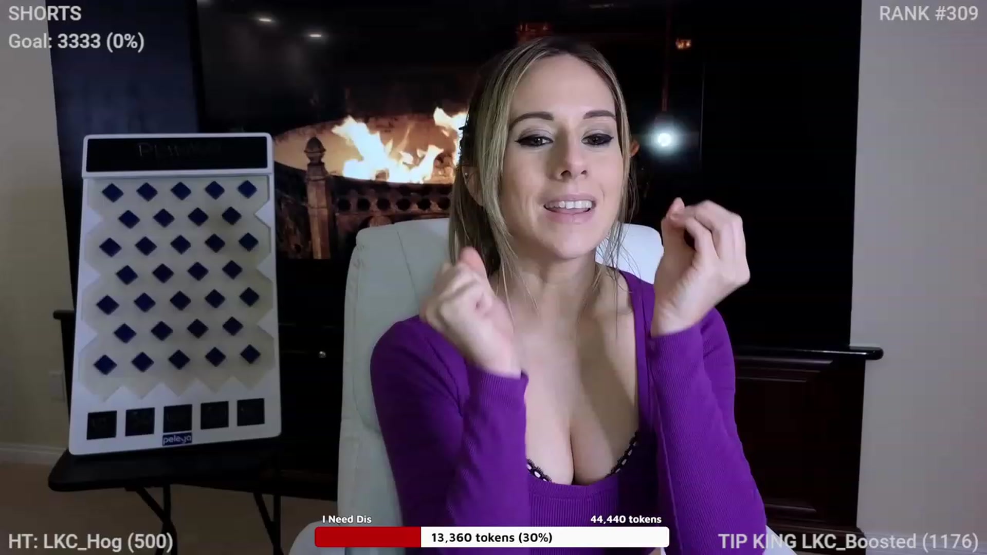 Gallery image thumbnail from Queen_of_LKC's myfreecams stream on, 12/29/2022, 04:43 image 1 of 20