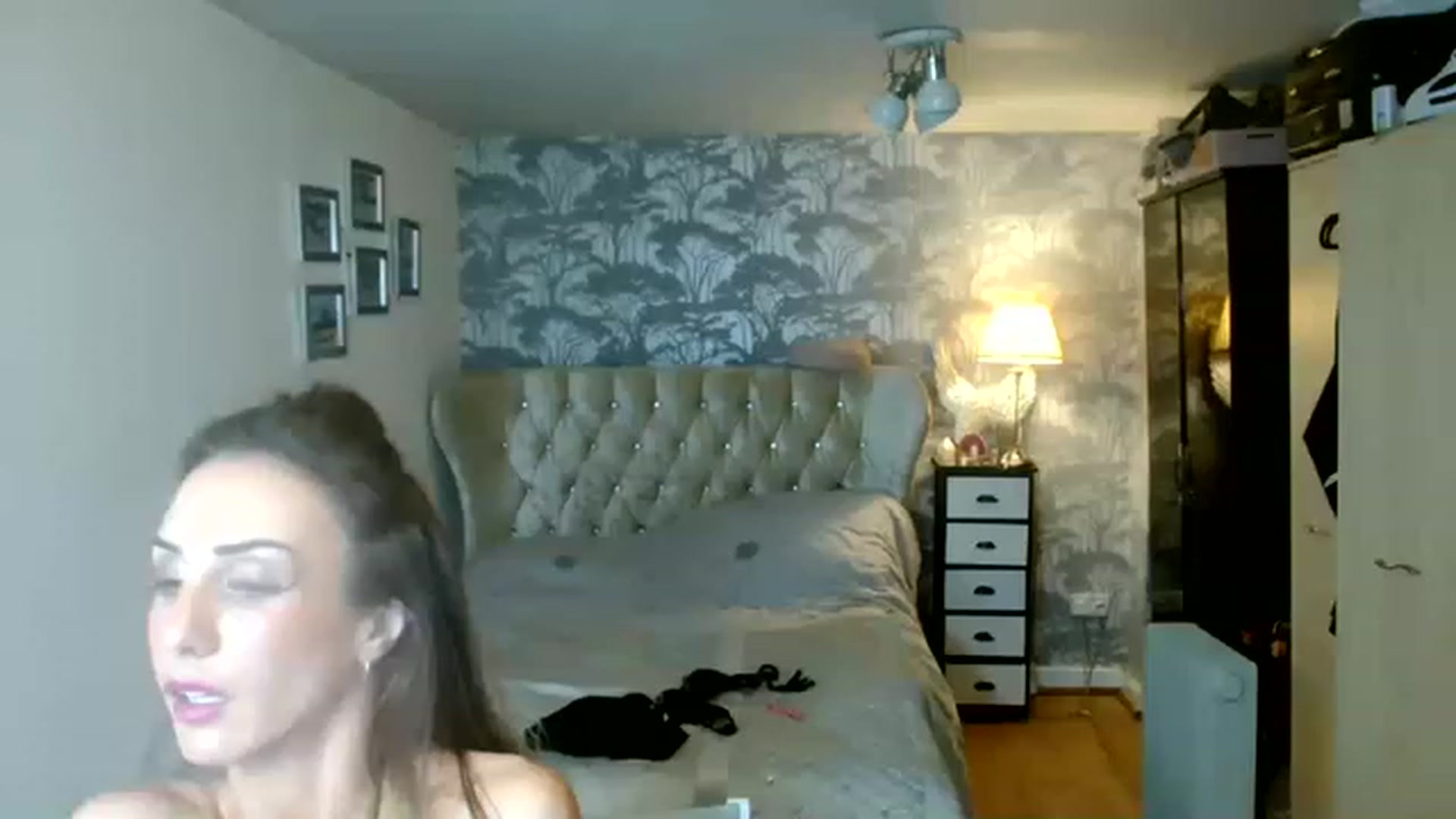 Gallery image thumbnail from Queenbgoddess's myfreecams stream on, 11/18/2022, 20:07 image 14 of 20