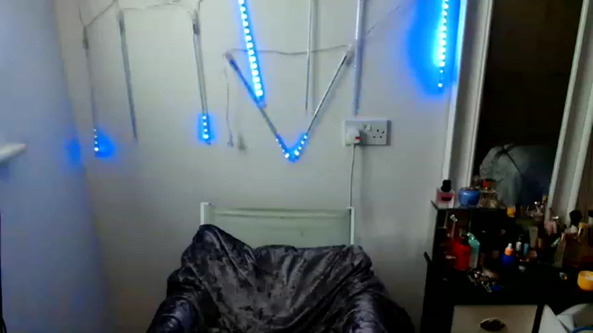 Gallery image thumbnail from Queenbgoddess's myfreecams stream on, 01/04/2023, 12:11 image 6 of 20