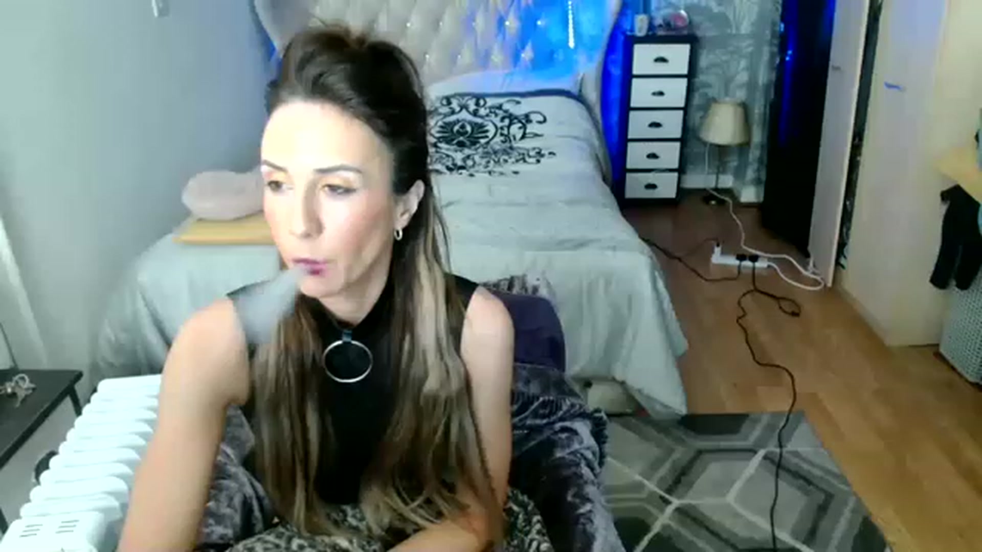 Gallery image thumbnail from Queenbgoddess's myfreecams stream on, 01/19/2023, 15:04 image 11 of 20