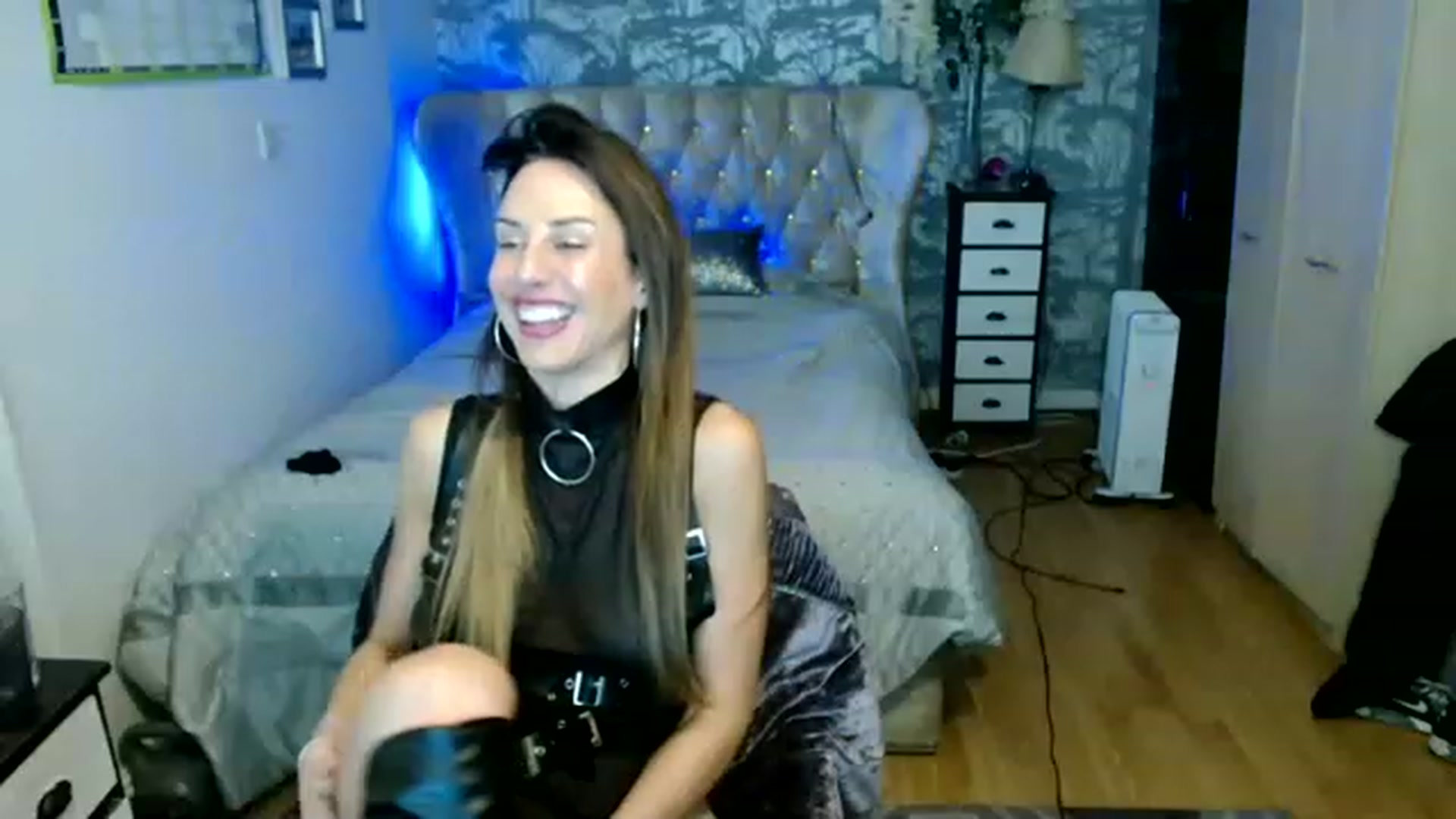 Gallery image thumbnail from Queenbgoddess's myfreecams stream on, 02/12/2023, 21:39 image 19 of 20