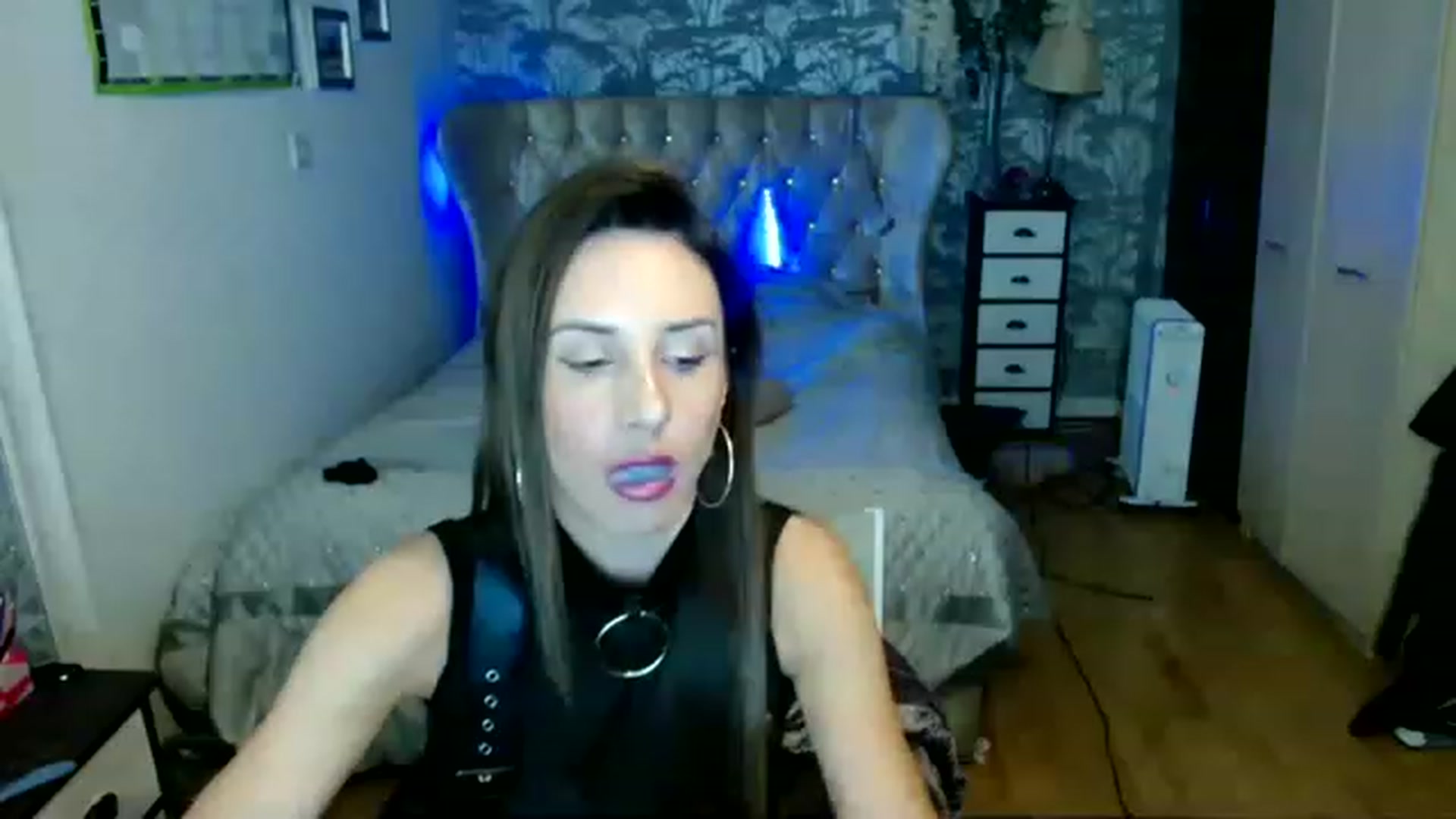 Gallery image thumbnail from Queenbgoddess's myfreecams stream on, 02/12/2023, 21:39 image 1 of 20