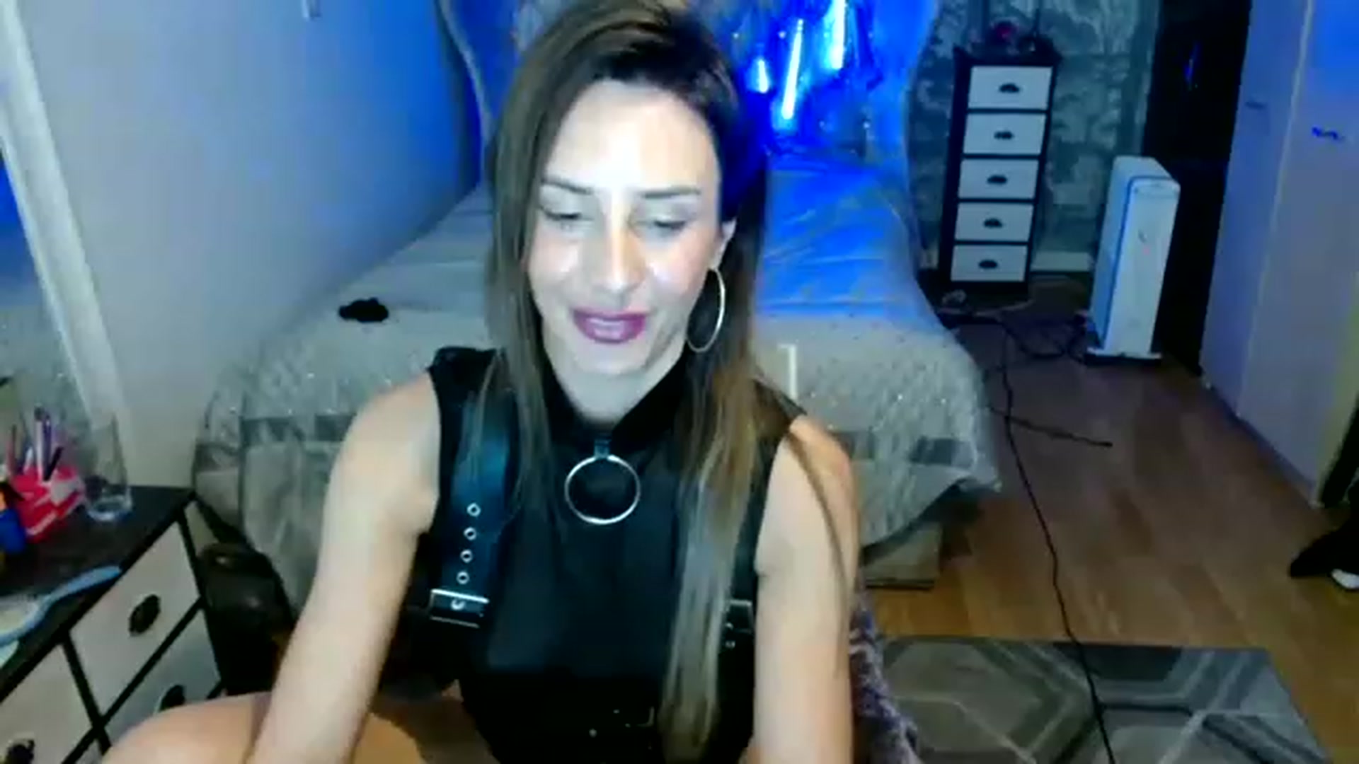 Gallery image thumbnail from Queenbgoddess's myfreecams stream on, 02/12/2023, 21:39 image 5 of 20