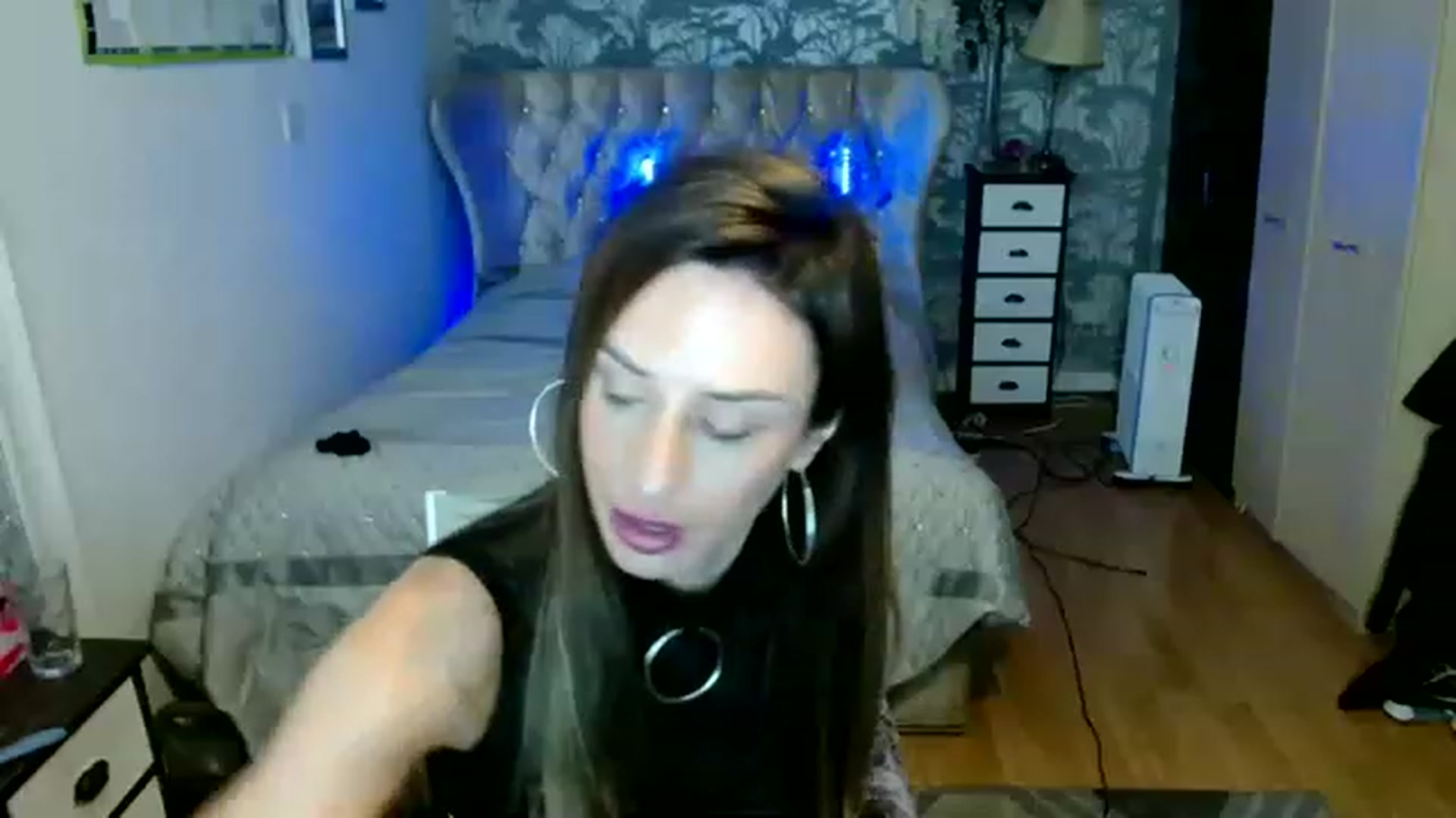 Gallery image thumbnail from Queenbgoddess's myfreecams stream on, 02/12/2023, 21:39 image 8 of 20