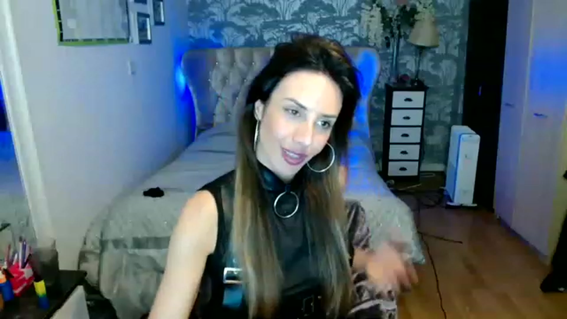 Gallery image thumbnail from Queenbgoddess's myfreecams stream on, 02/12/2023, 21:39 image 16 of 20