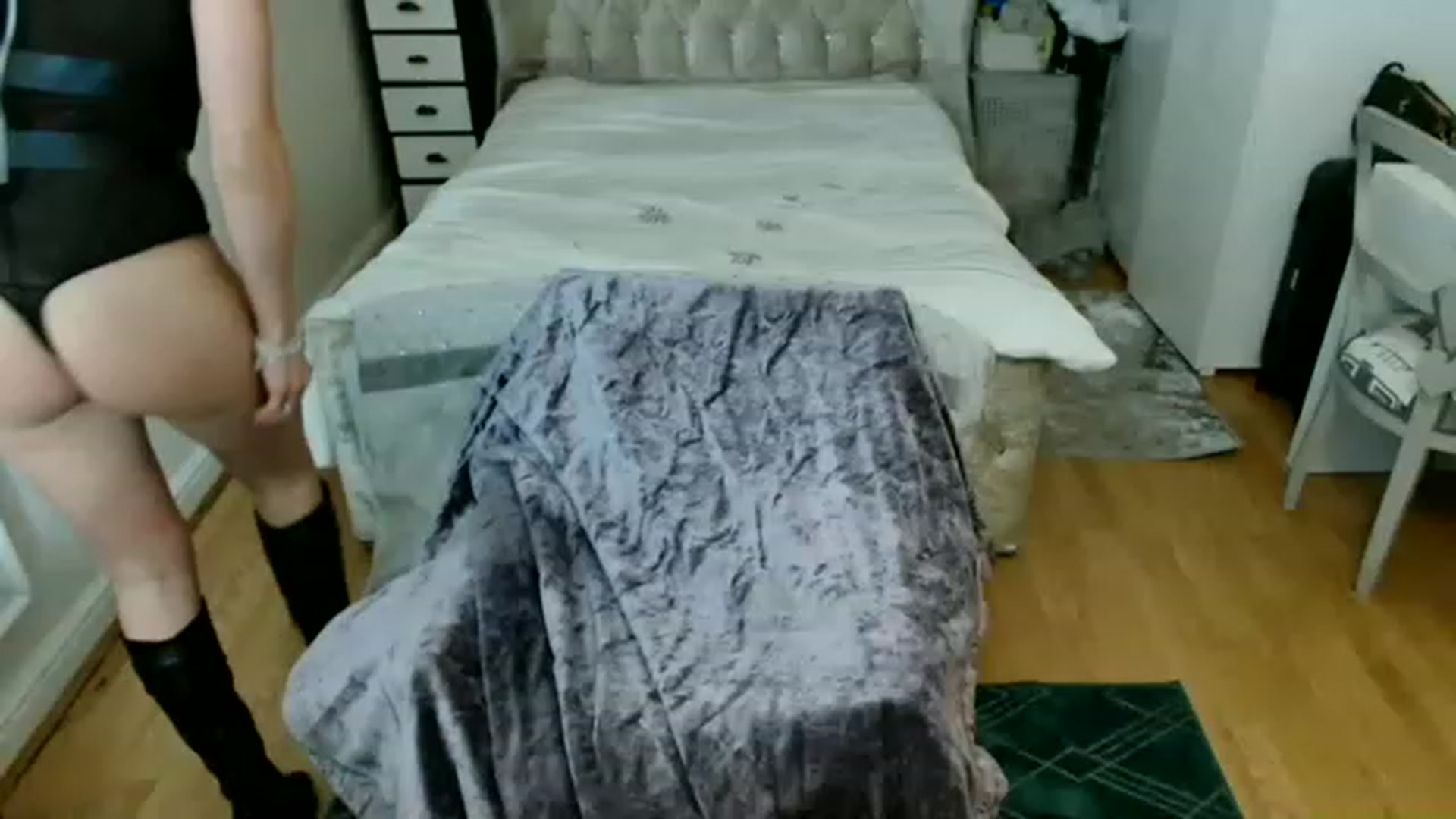 Gallery image thumbnail from Queenbgoddess's myfreecams stream on, 04/21/2023, 17:42 image 10 of 20