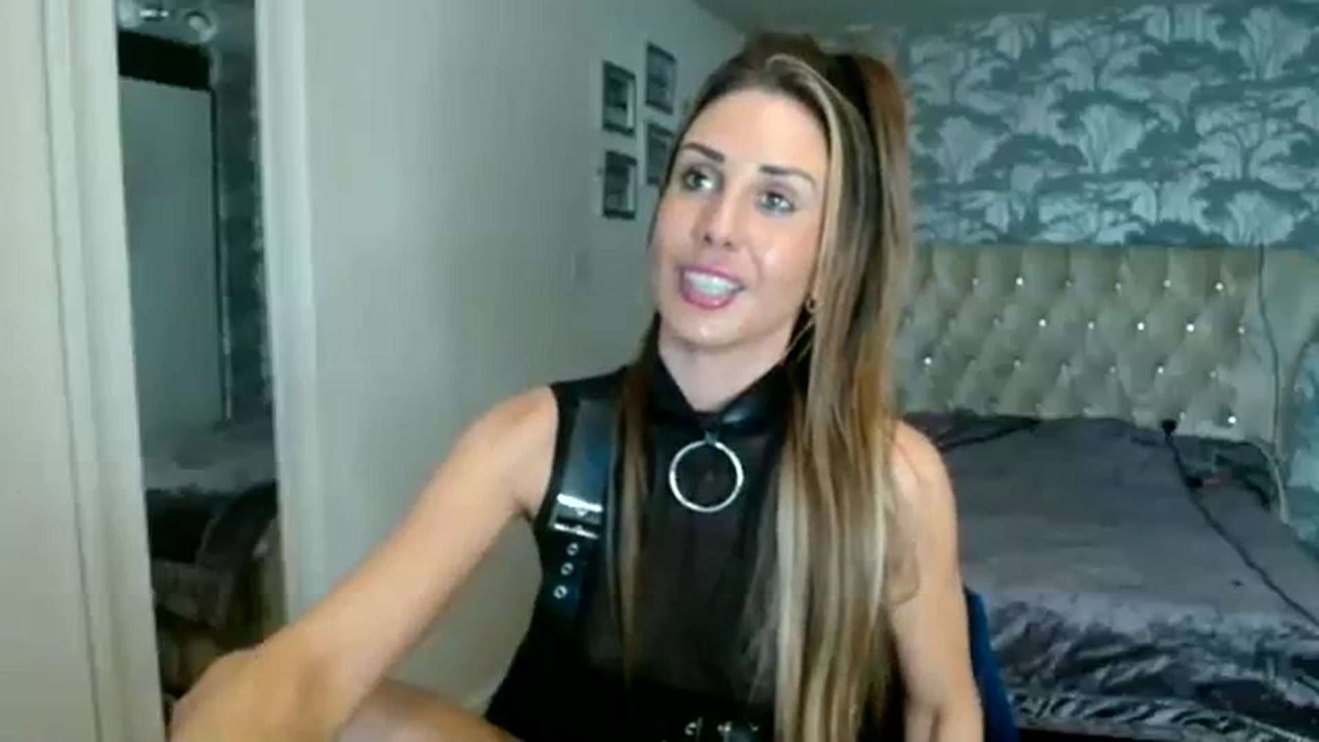 Gallery image thumbnail from Queenbgoddess's myfreecams stream on, 08/31/2023, 09:52 image 2 of 20