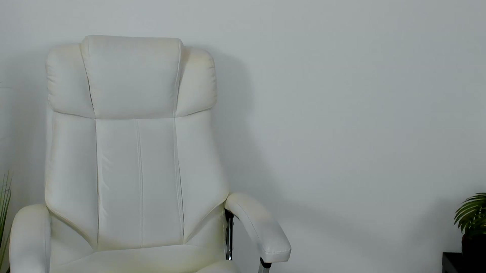 Gallery image thumbnail from Queenevamaria's myfreecams stream on, 06/04/2023, 23:45 image 6 of 20