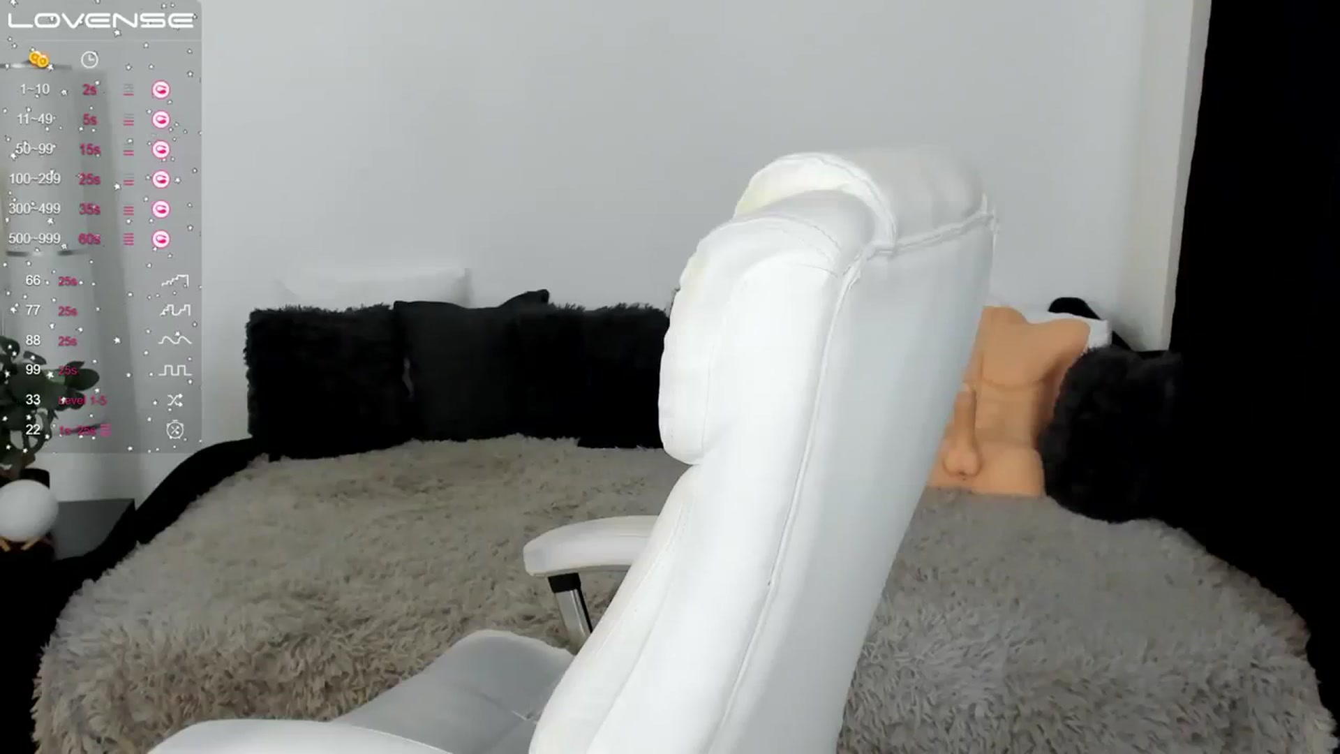 Gallery image thumbnail from Queenevamaria's myfreecams stream on, 08/07/2023, 21:00 image 2 of 20