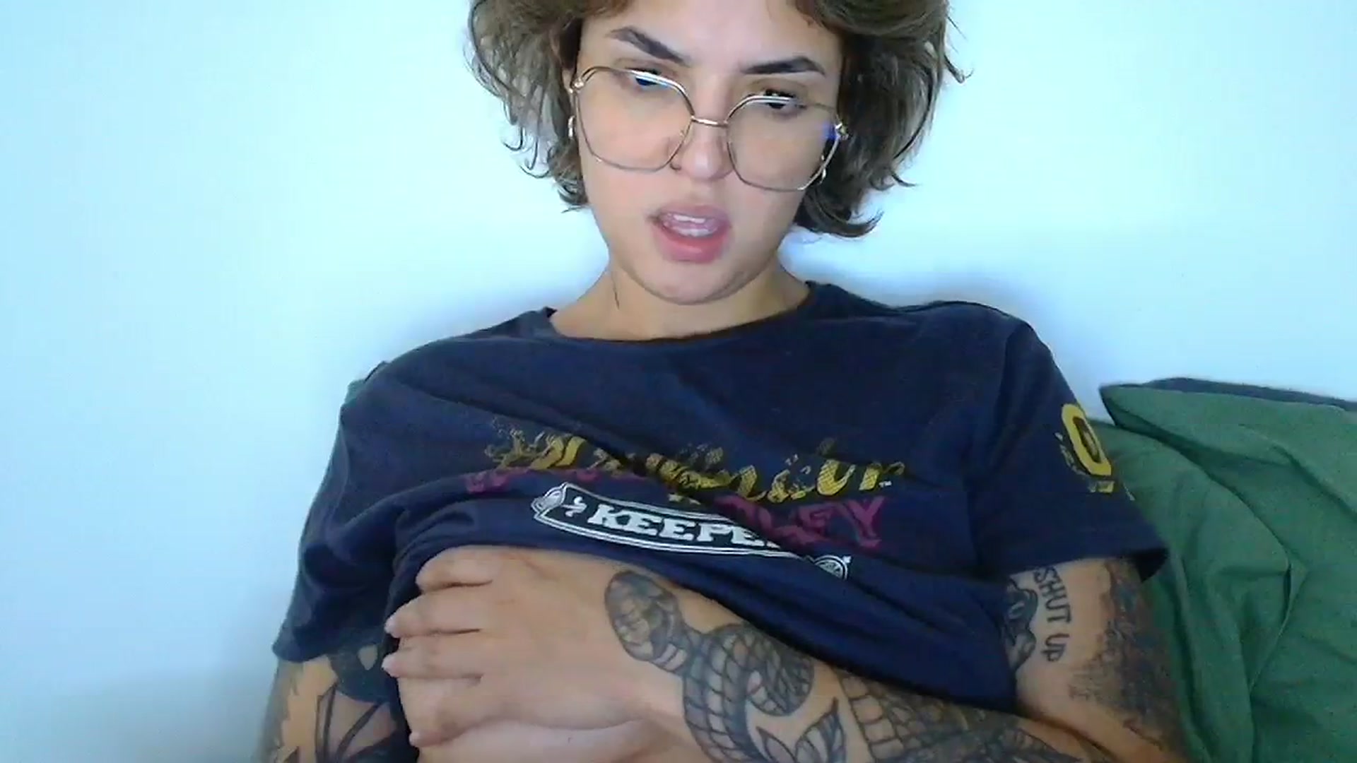 Gallery image thumbnail from QueensNYC's myfreecams stream on, 11/12/2024, 17:42 image 14 of 20