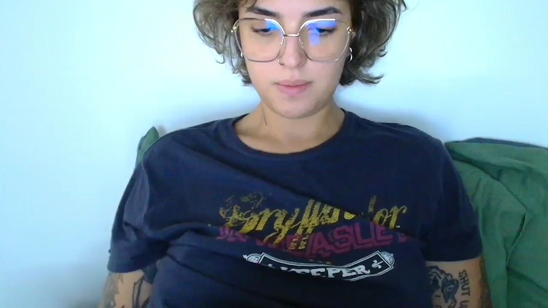 Gallery image thumbnail from QueensNYC's myfreecams stream on, 11/12/2024, 17:42 image 16 of 20
