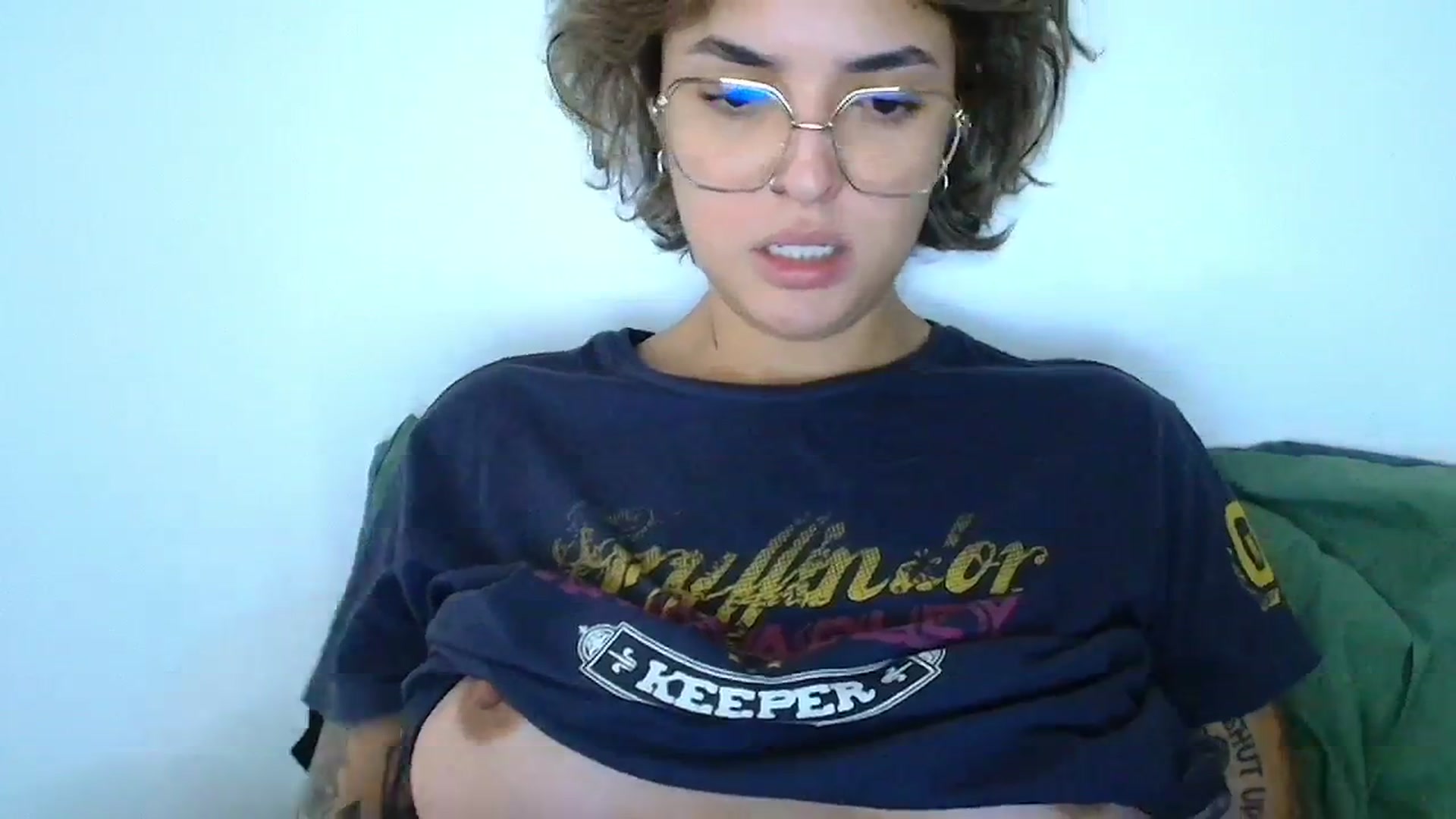 Gallery image thumbnail from QueensNYC's myfreecams stream on, 11/12/2024, 17:42 image 12 of 20