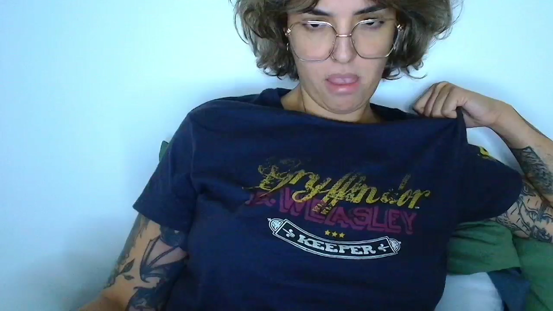 Gallery image thumbnail from QueensNYC's myfreecams stream on, 11/12/2024, 18:50 image 19 of 20