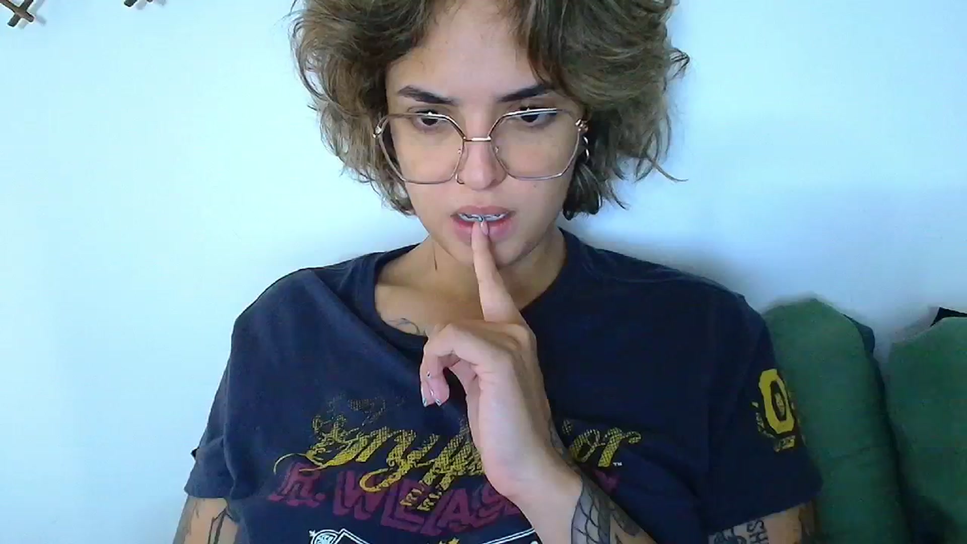Gallery image thumbnail from QueensNYC's myfreecams stream on, 11/14/2024, 16:04 image 11 of 20