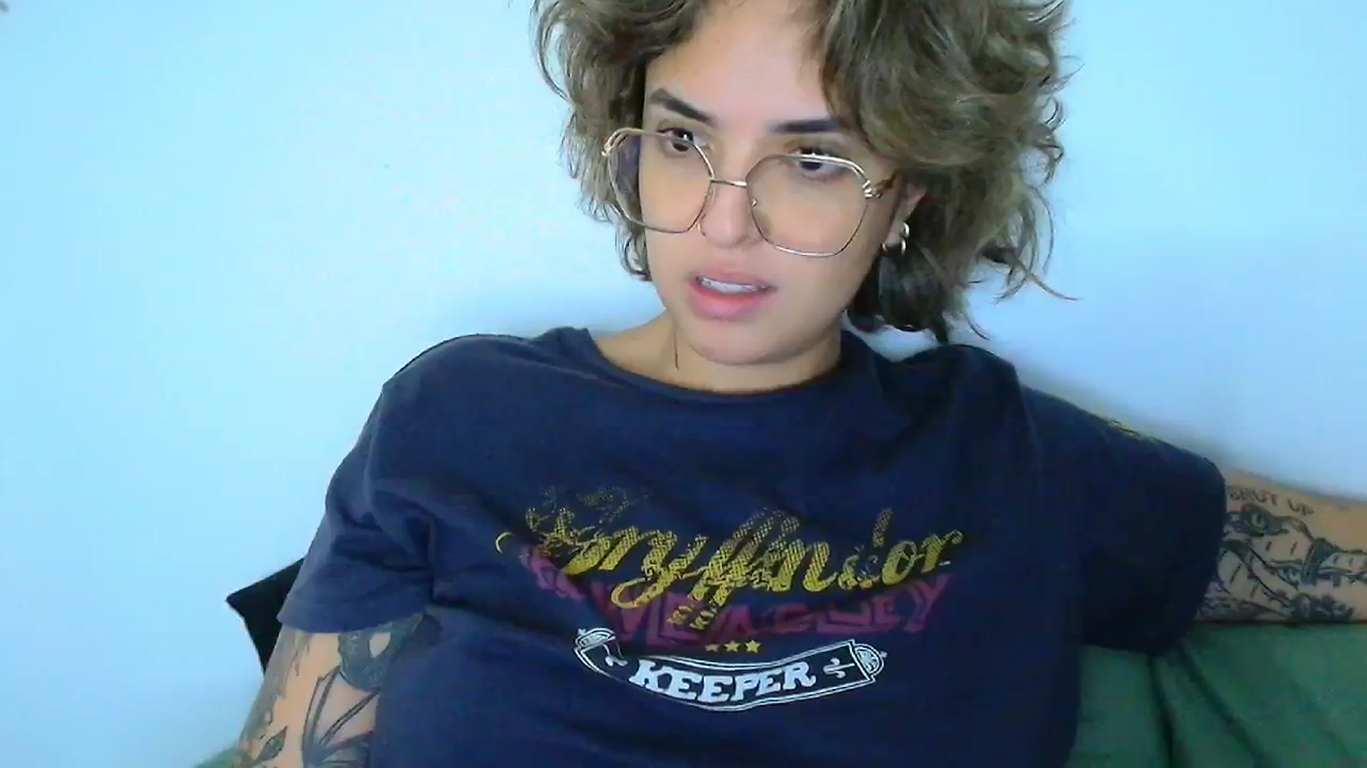 Gallery image thumbnail from QueensNYC's myfreecams stream on, 11/14/2024, 16:04 image 18 of 20