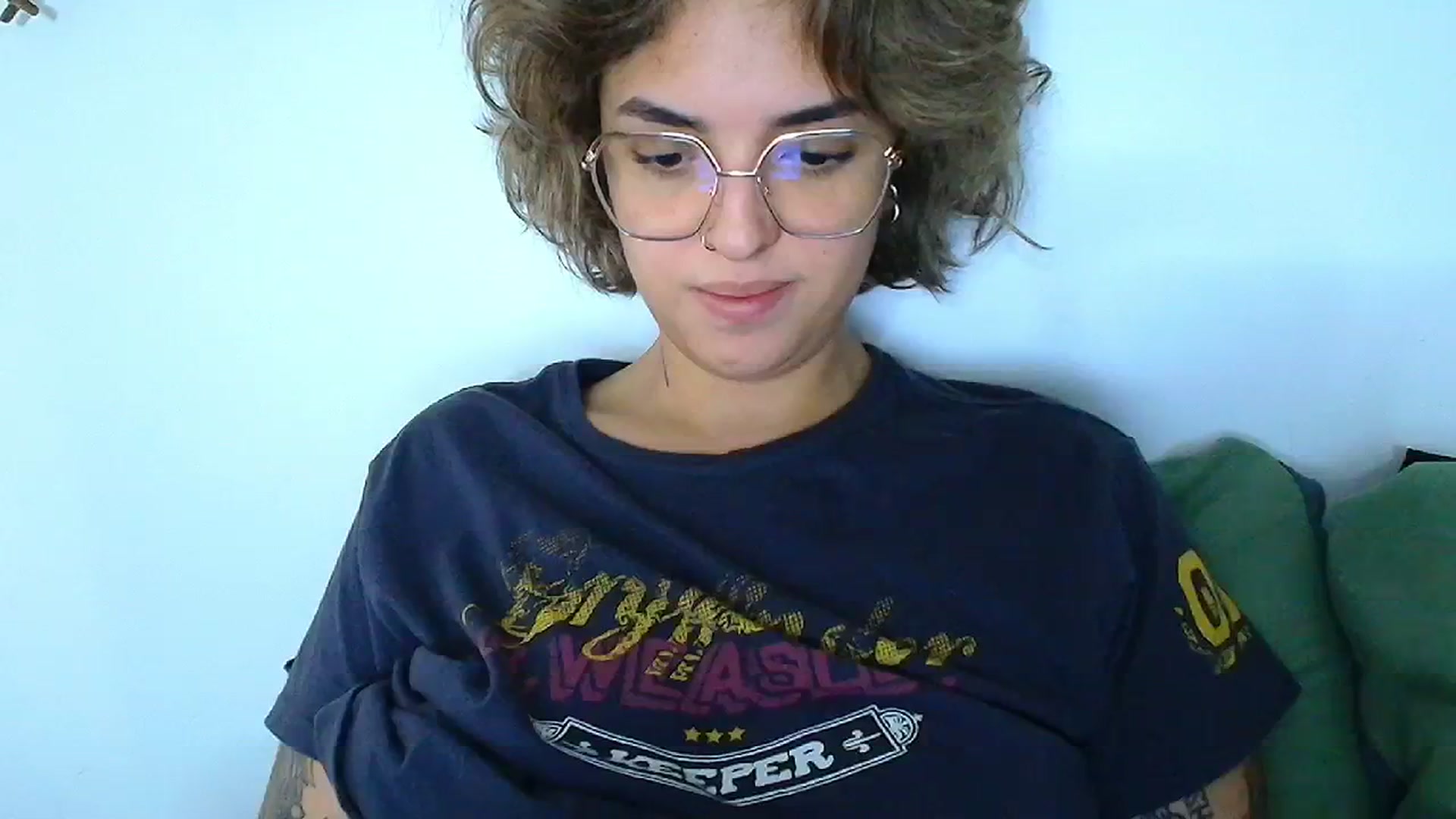 Gallery image thumbnail from QueensNYC's myfreecams stream on, 11/14/2024, 16:04 image 12 of 20