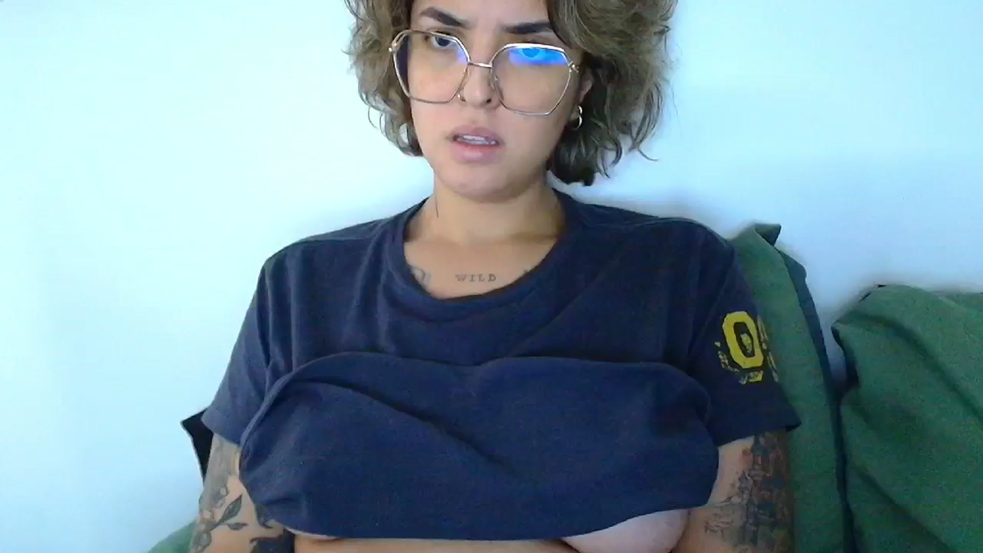 Gallery image thumbnail from QueensNYC's myfreecams stream on, 11/14/2024, 17:31 image 10 of 20
