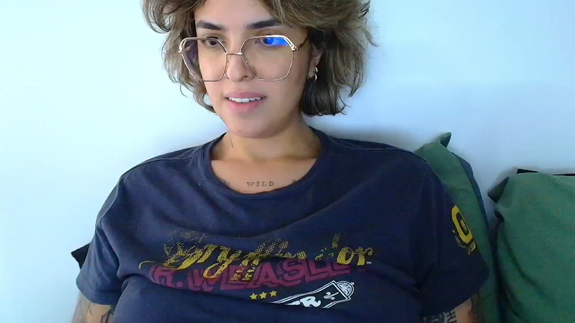 Gallery image thumbnail from QueensNYC's myfreecams stream on, 11/14/2024, 17:31 image 19 of 20