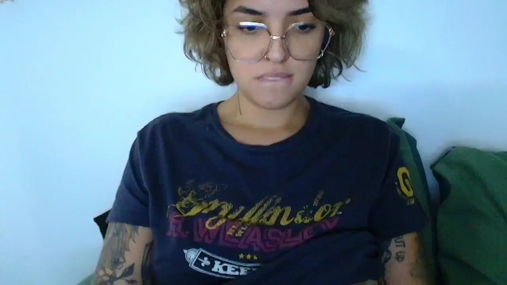 Gallery image thumbnail from QueensNYC's myfreecams stream on, 11/14/2024, 17:31 image 6 of 20
