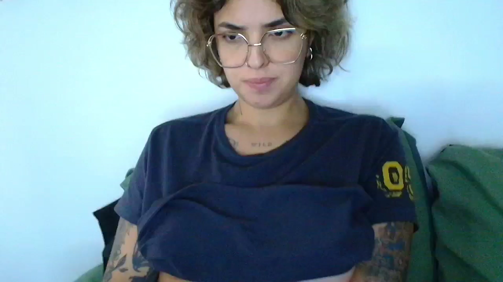 Gallery image thumbnail from QueensNYC's myfreecams stream on, 11/14/2024, 17:31 image 11 of 20