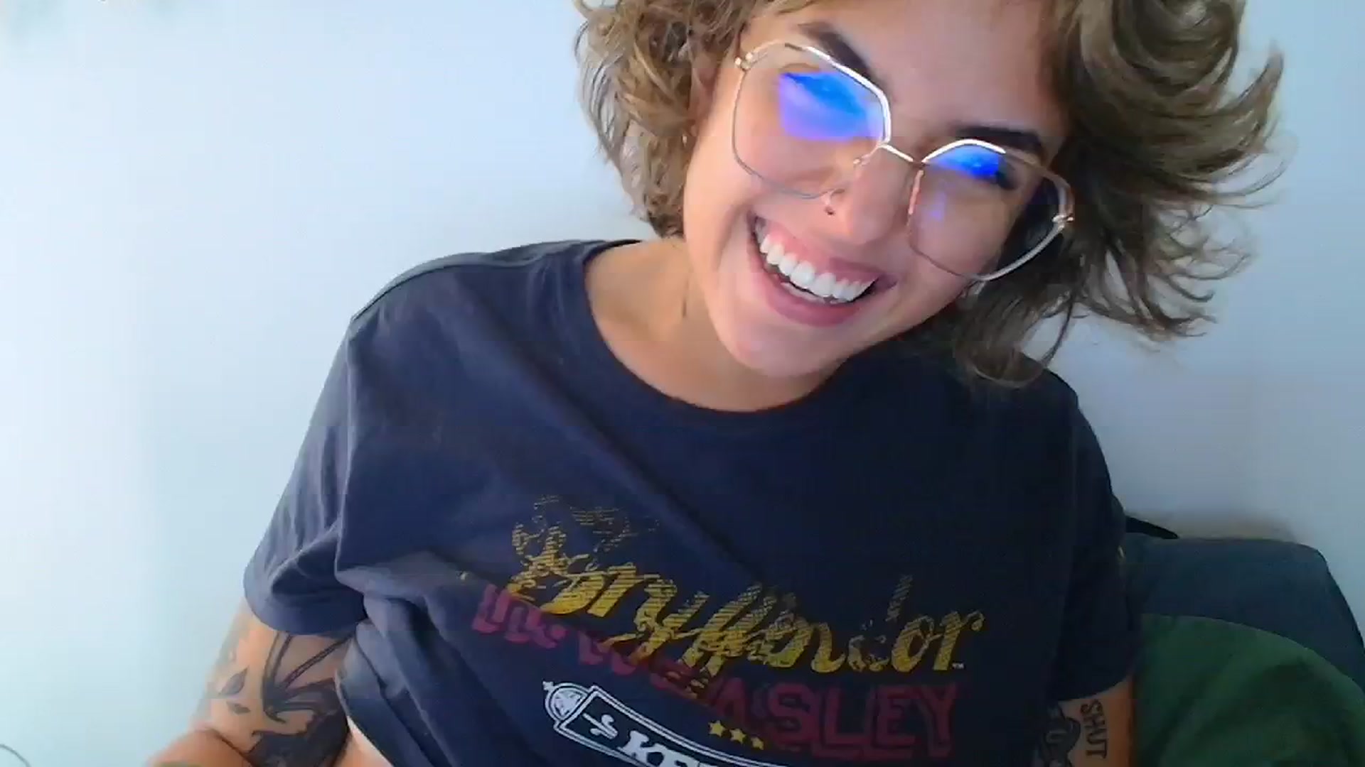Gallery image thumbnail from QueensNYC's myfreecams stream on, 11/19/2024, 18:45 image 18 of 20