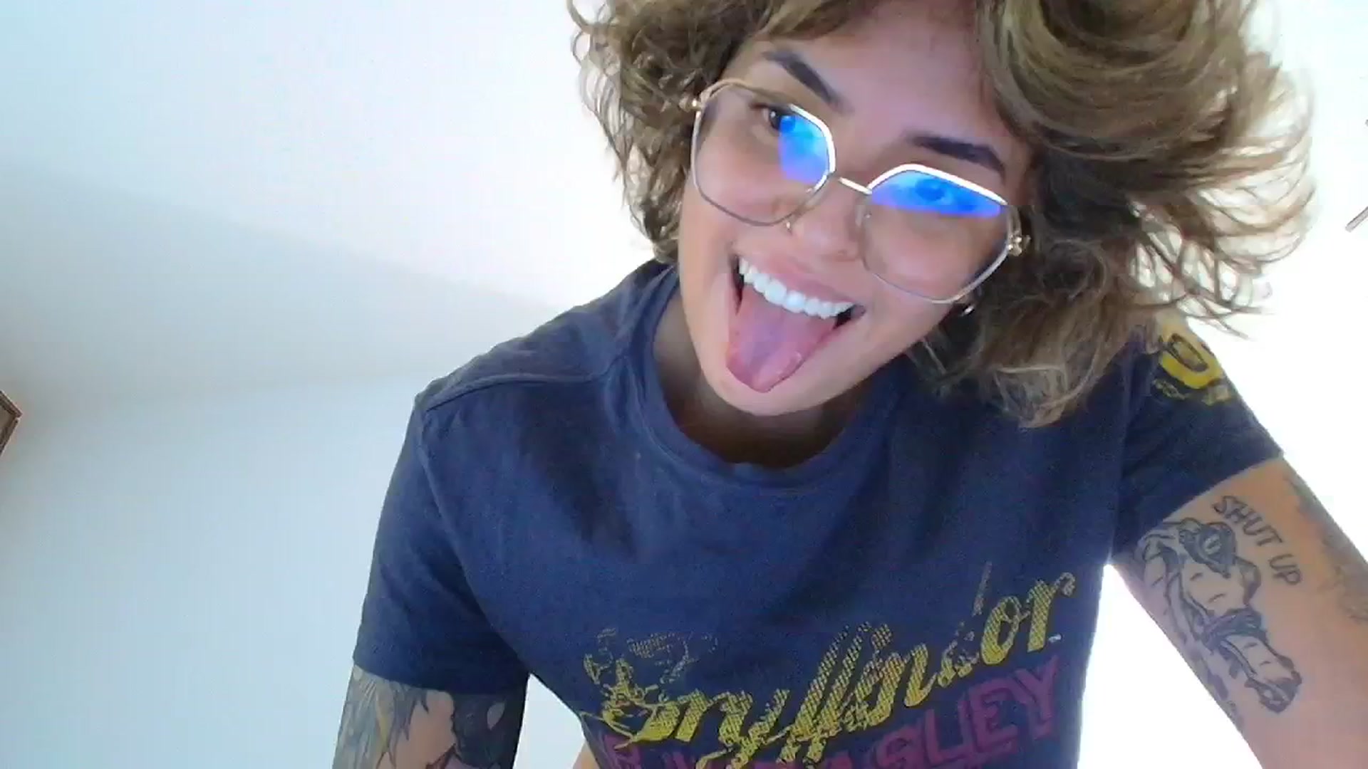 Gallery image thumbnail from QueensNYC's myfreecams stream on, 11/19/2024, 18:45 image 15 of 20