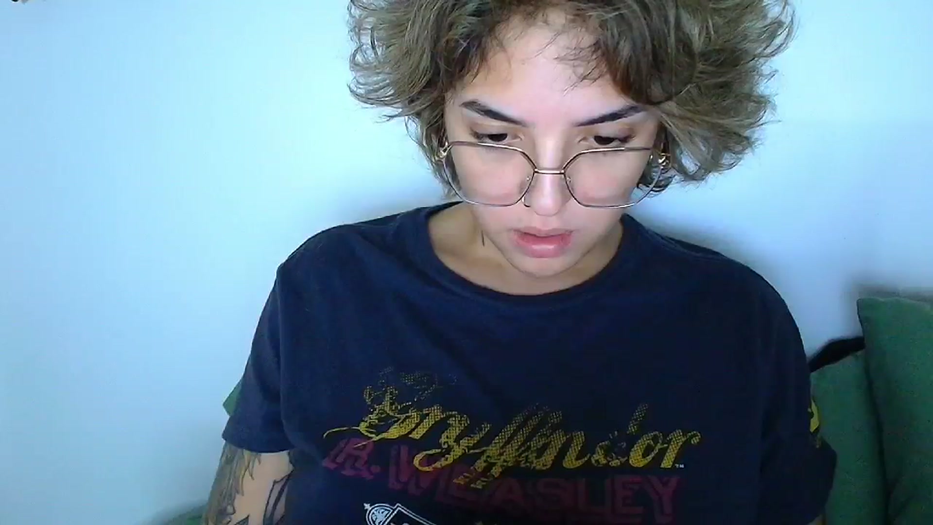Gallery image thumbnail from QueensNYC's myfreecams stream on, 11/20/2024, 16:43 image 20 of 20