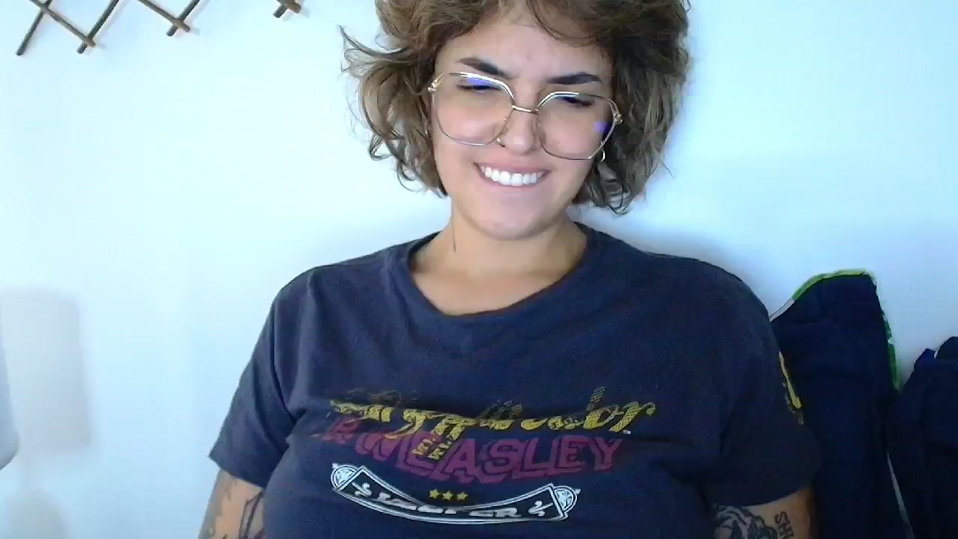 Gallery image thumbnail from QueensNYC's myfreecams stream on, 12/02/2024, 17:02 image 19 of 20