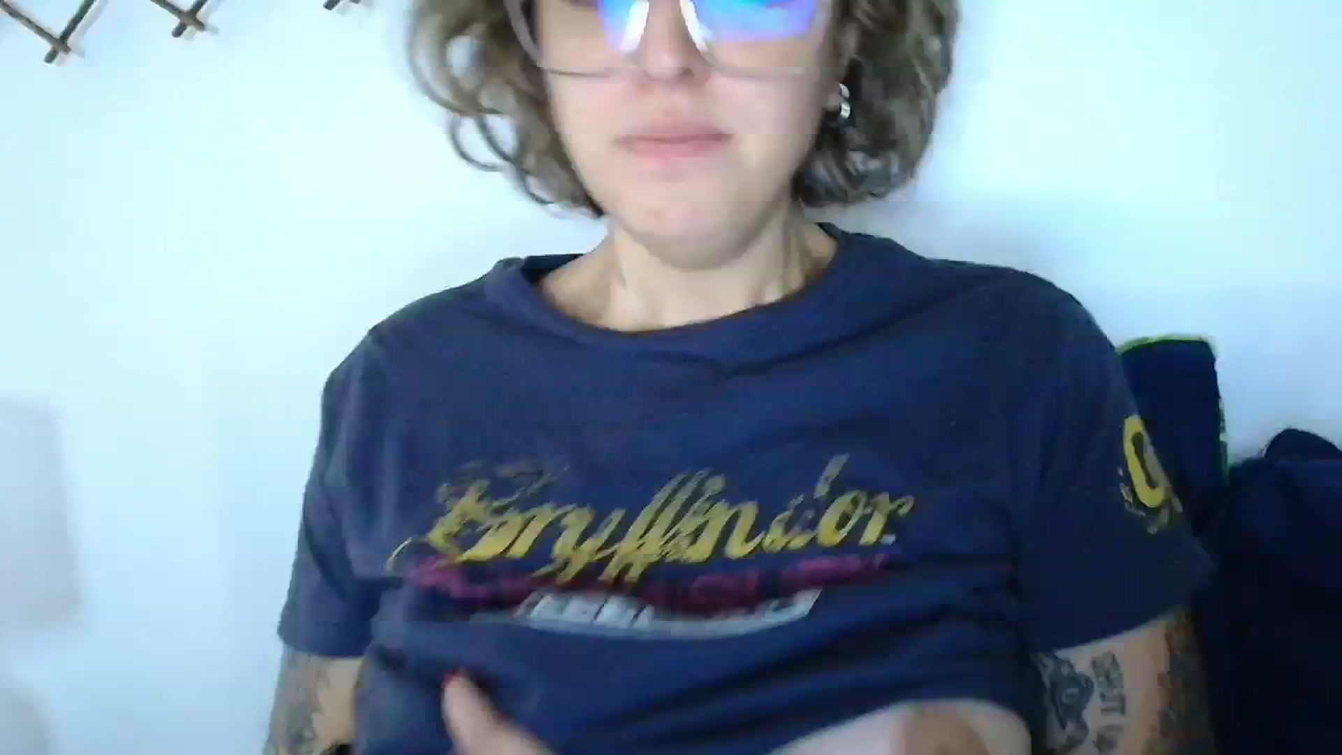 Gallery image thumbnail from QueensNYC's myfreecams stream on, 12/02/2024, 17:02 image 8 of 20