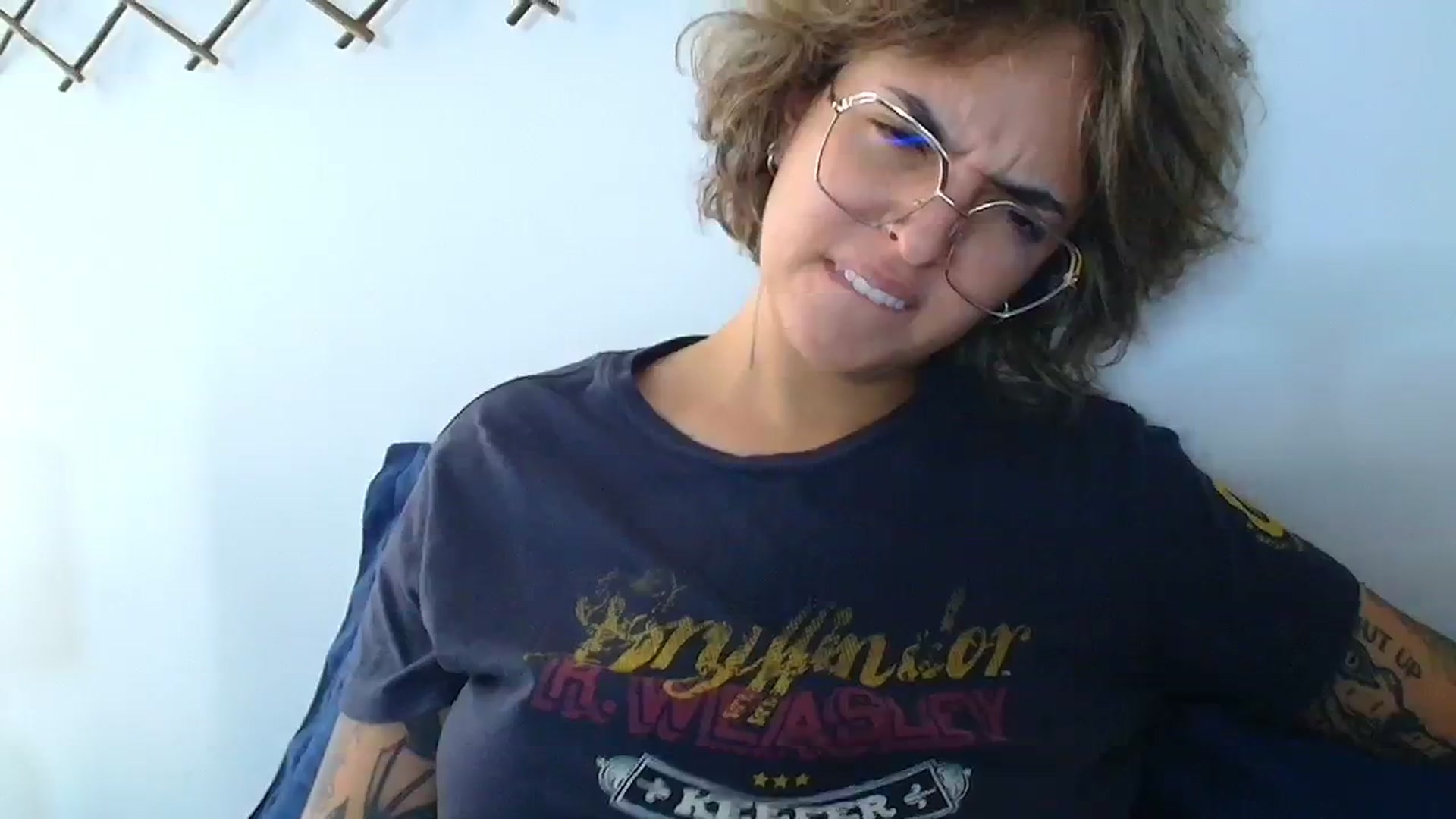 Gallery image thumbnail from QueensNYC's myfreecams stream on, 12/02/2024, 18:32 image 19 of 20