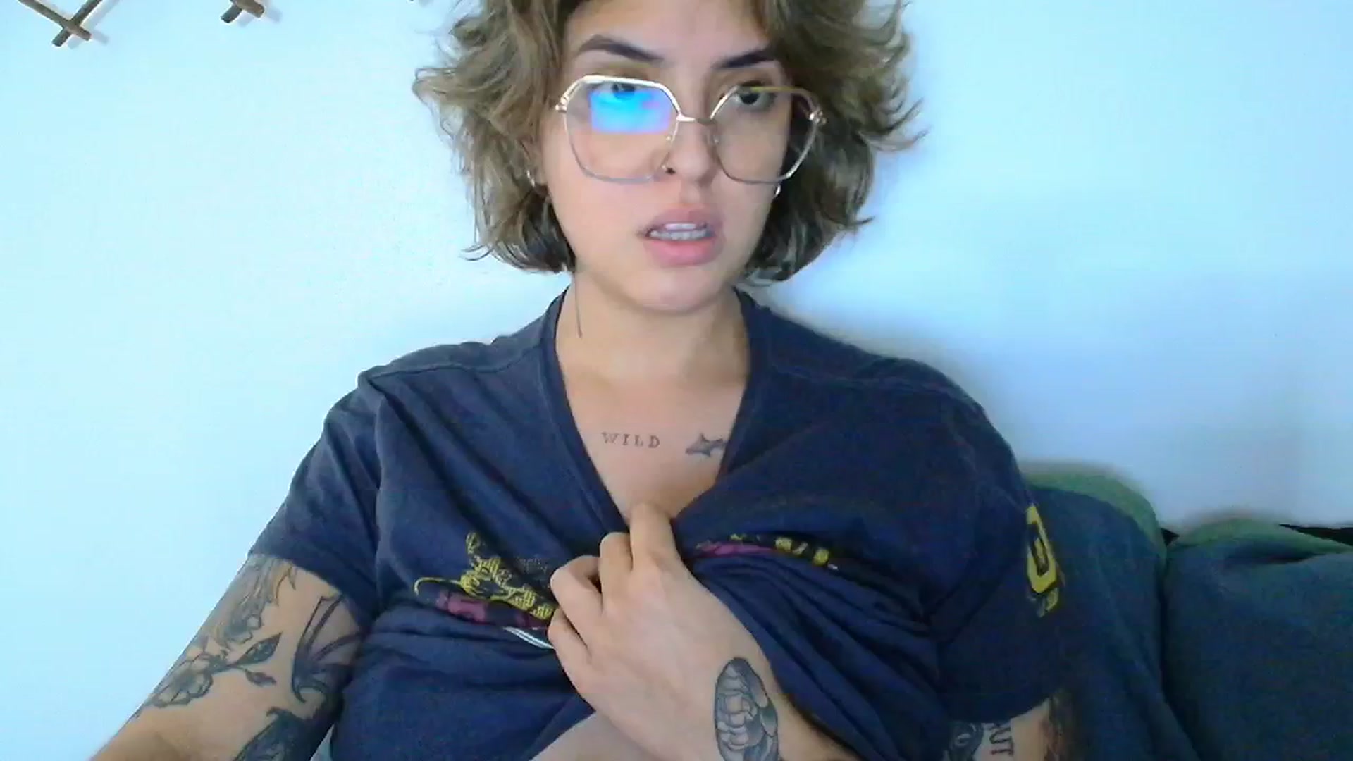 Gallery image thumbnail from QueensNYC's myfreecams stream on, 12/10/2024, 19:28 image 16 of 20