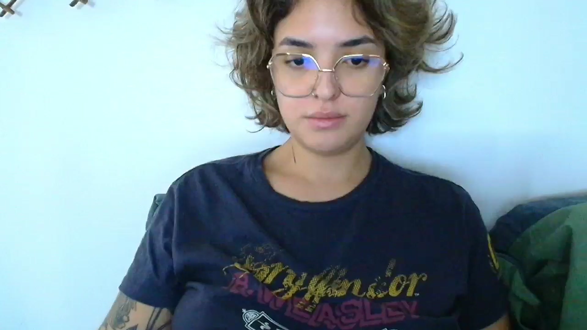 Gallery image thumbnail from QueensNYC's myfreecams stream on, 12/11/2024, 17:30 image 14 of 20