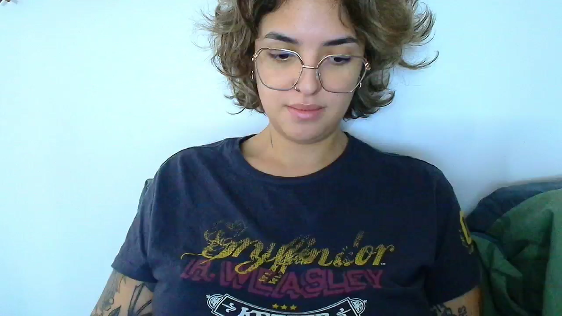 Gallery image thumbnail from QueensNYC's myfreecams stream on, 12/11/2024, 17:30 image 13 of 20