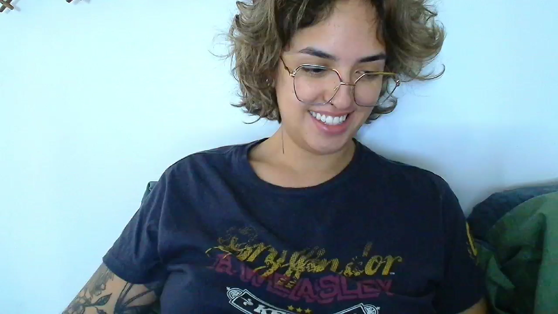 Gallery image thumbnail from QueensNYC's myfreecams stream on, 12/11/2024, 17:30 image 15 of 20
