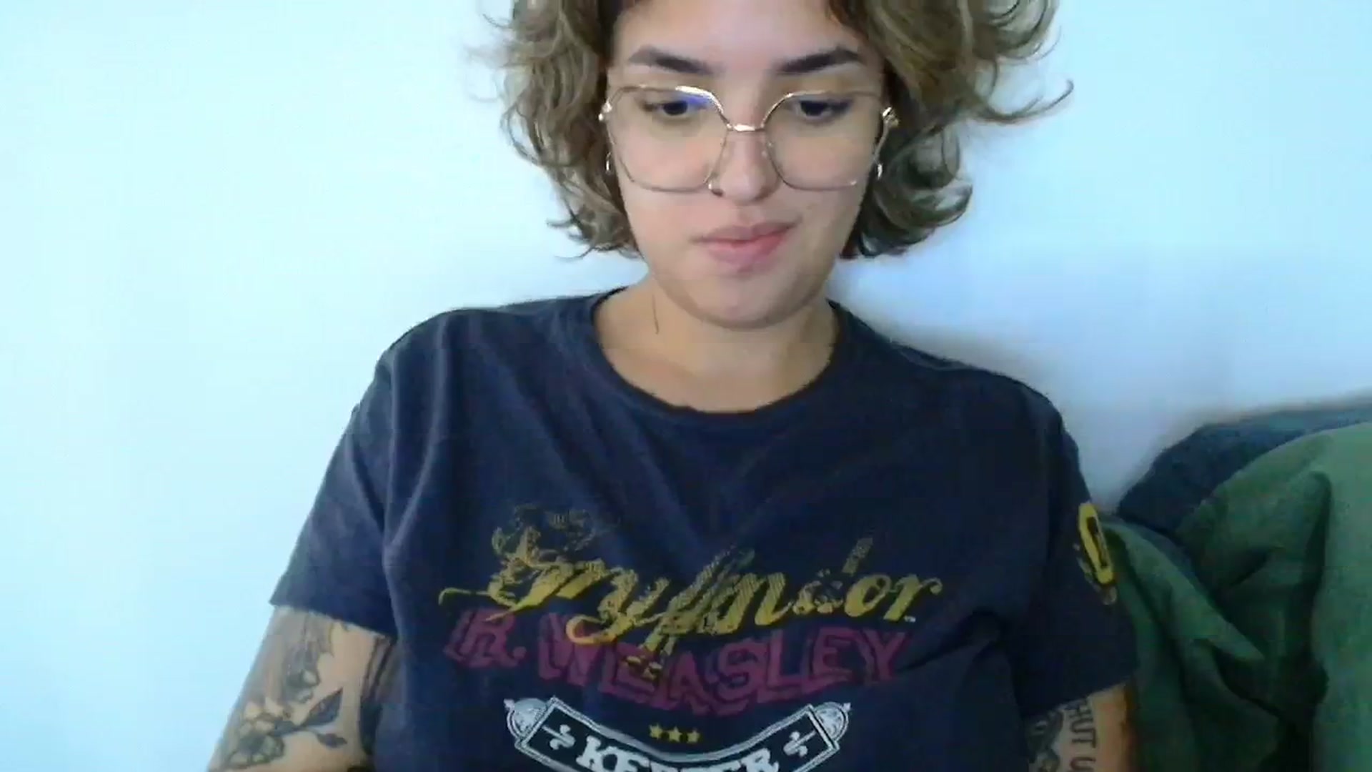 Gallery image thumbnail from QueensNYC's myfreecams stream on, 12/11/2024, 17:30 image 17 of 20