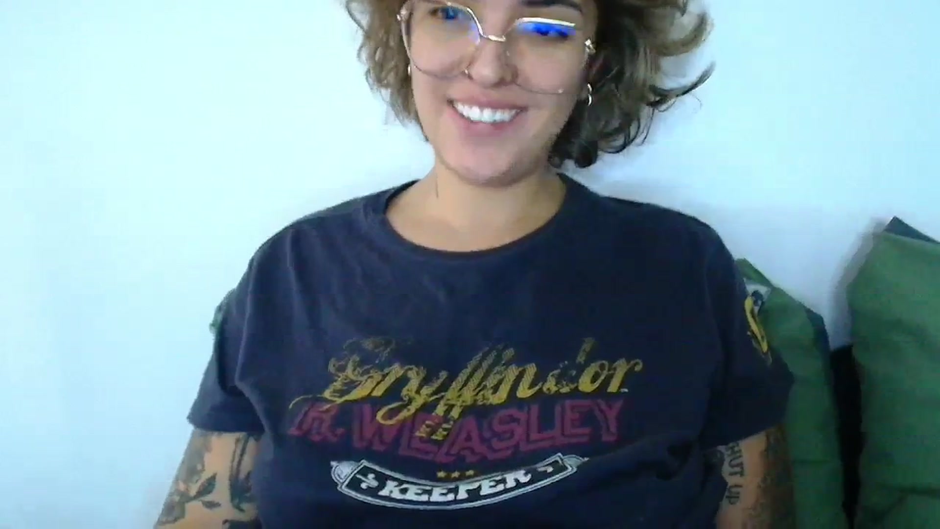 Gallery image thumbnail from QueensNYC's myfreecams stream on, 12/16/2024, 16:51 image 9 of 20