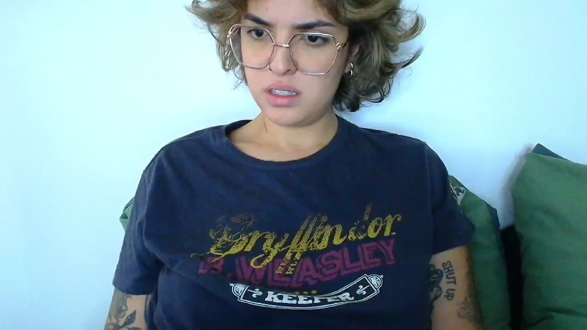 Gallery image thumbnail from QueensNYC's myfreecams stream on, 12/16/2024, 16:51 image 15 of 20