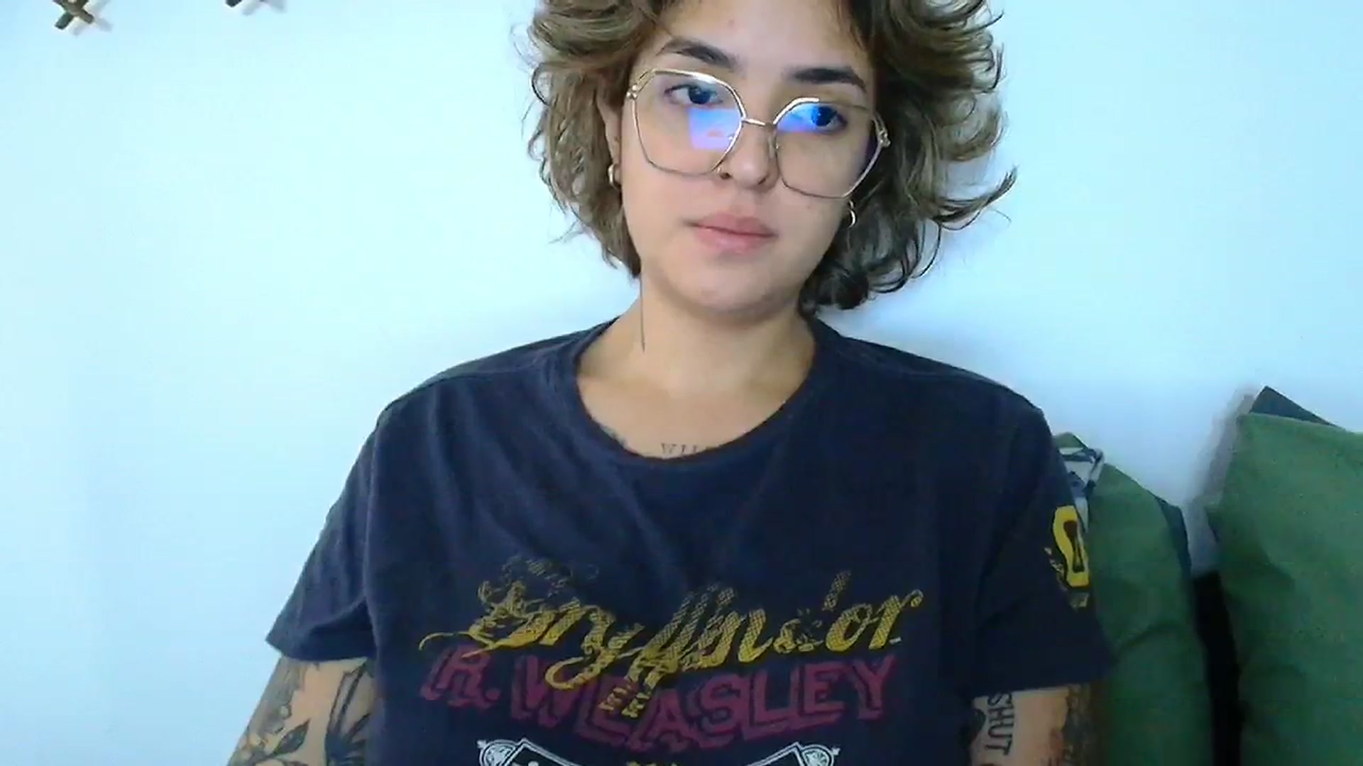 Gallery image thumbnail from QueensNYC's myfreecams stream on, 12/16/2024, 16:51 image 2 of 20