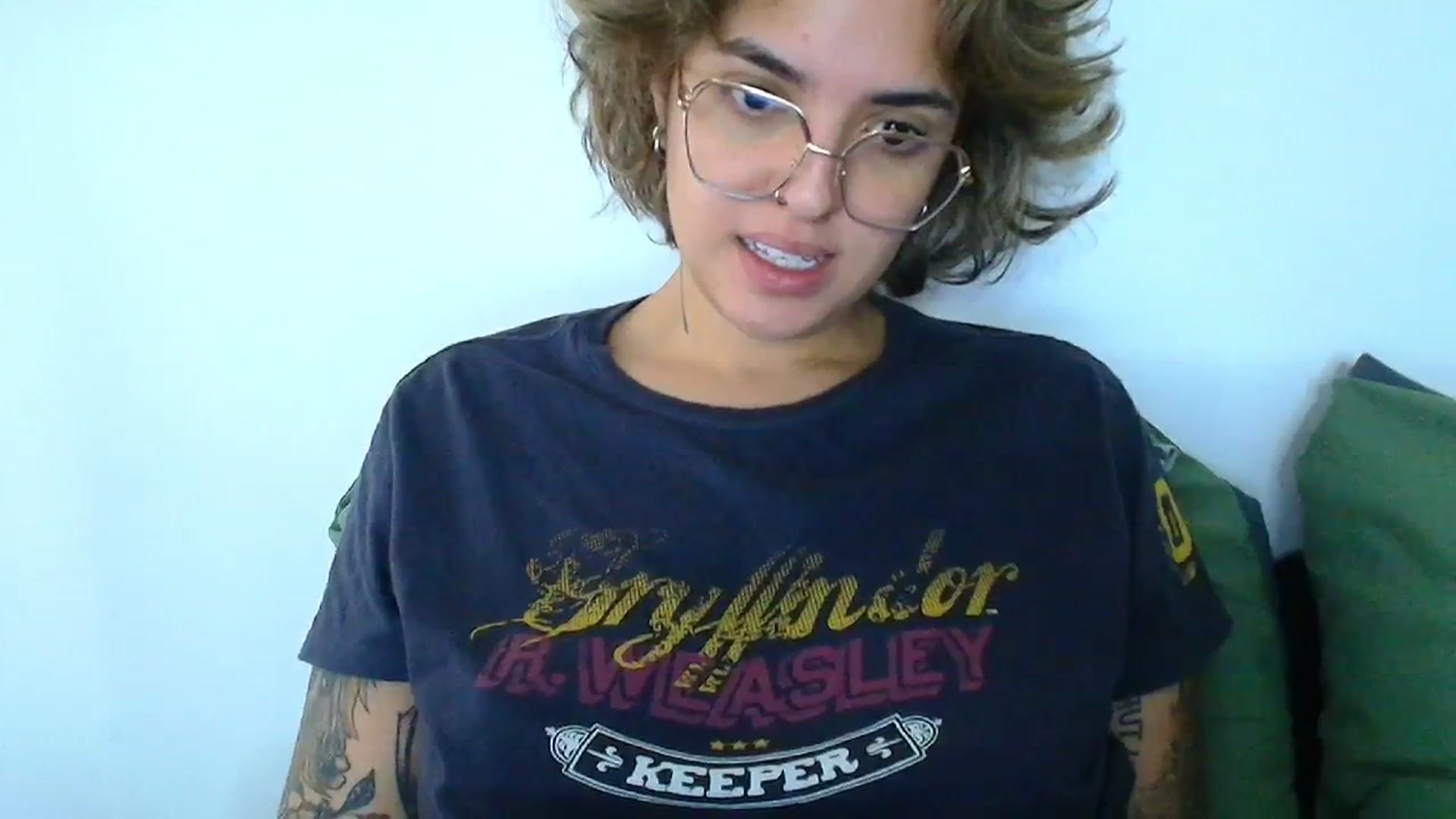 Gallery image thumbnail from QueensNYC's myfreecams stream on, 12/16/2024, 16:51 image 10 of 20