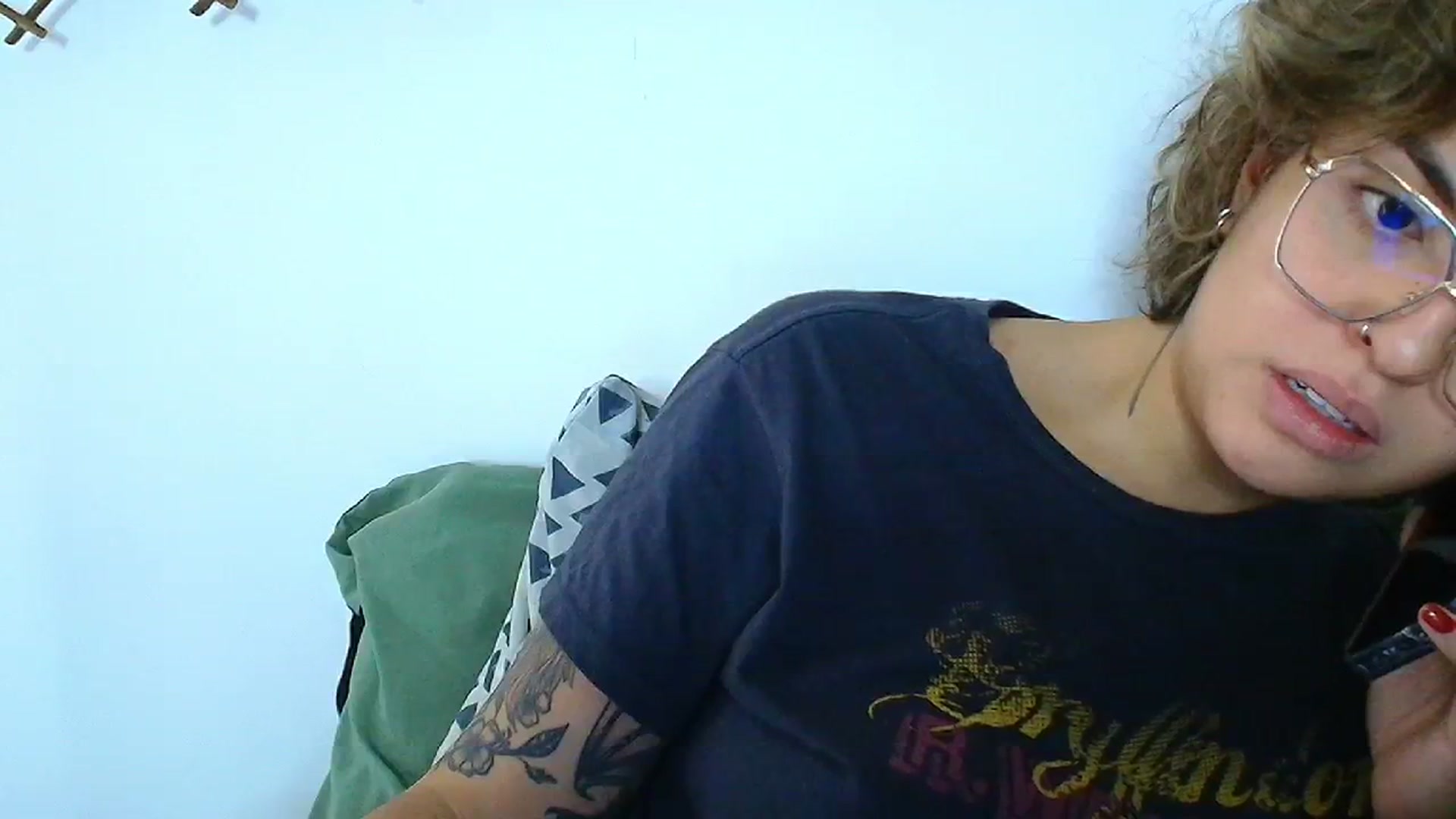 Gallery image thumbnail from QueensNYC's myfreecams stream on, 12/16/2024, 16:51 image 18 of 20