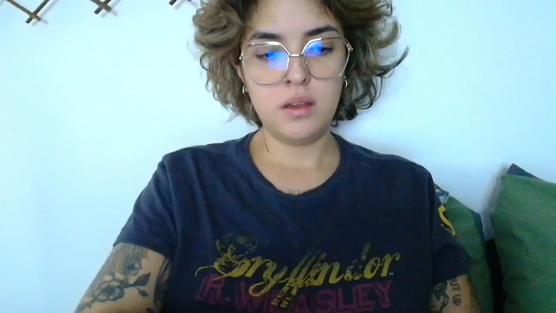 Gallery image thumbnail from QueensNYC's myfreecams stream on, 12/16/2024, 16:51 image 1 of 20