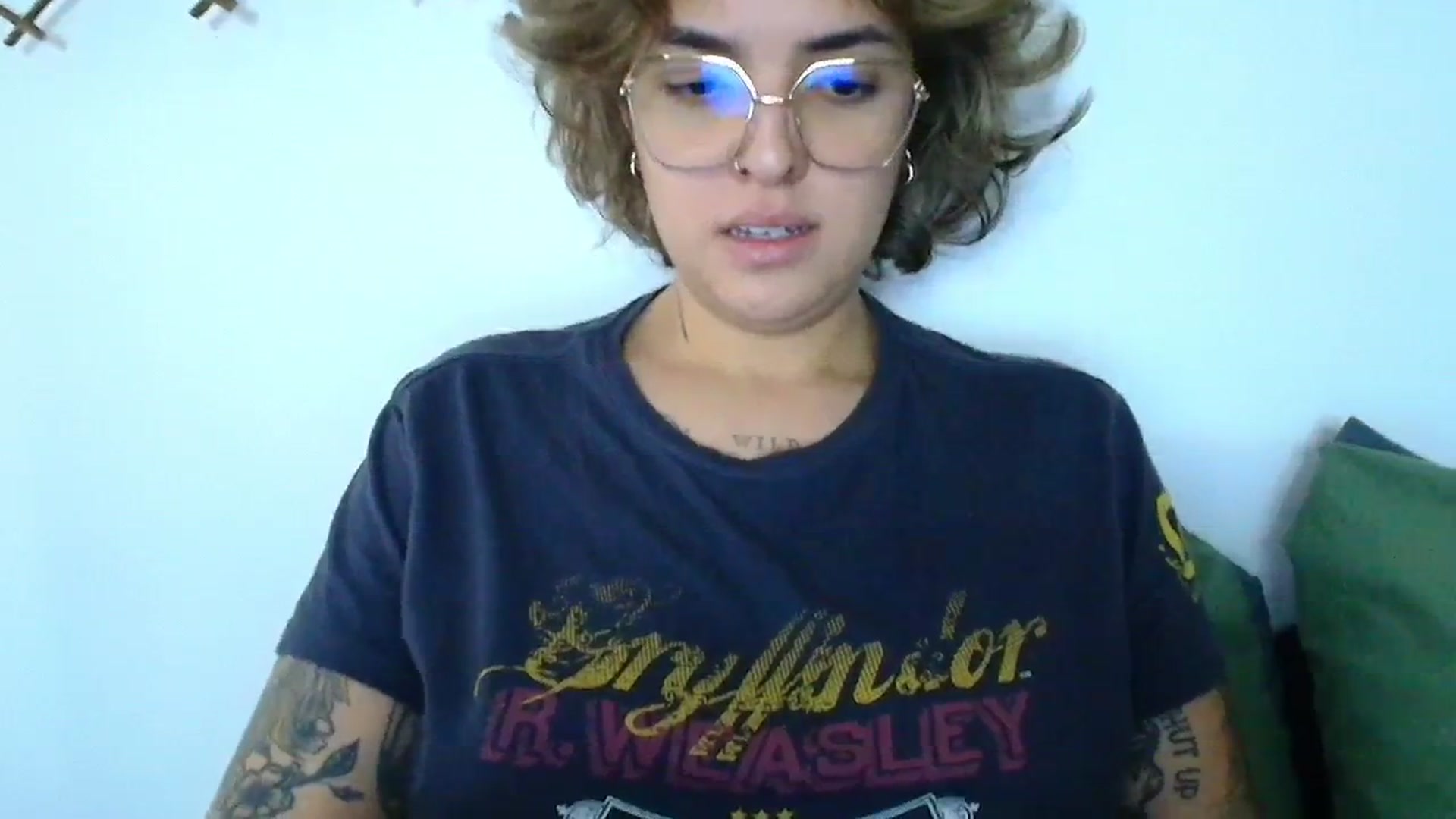 Gallery image thumbnail from QueensNYC's myfreecams stream on, 12/16/2024, 16:51 image 16 of 20