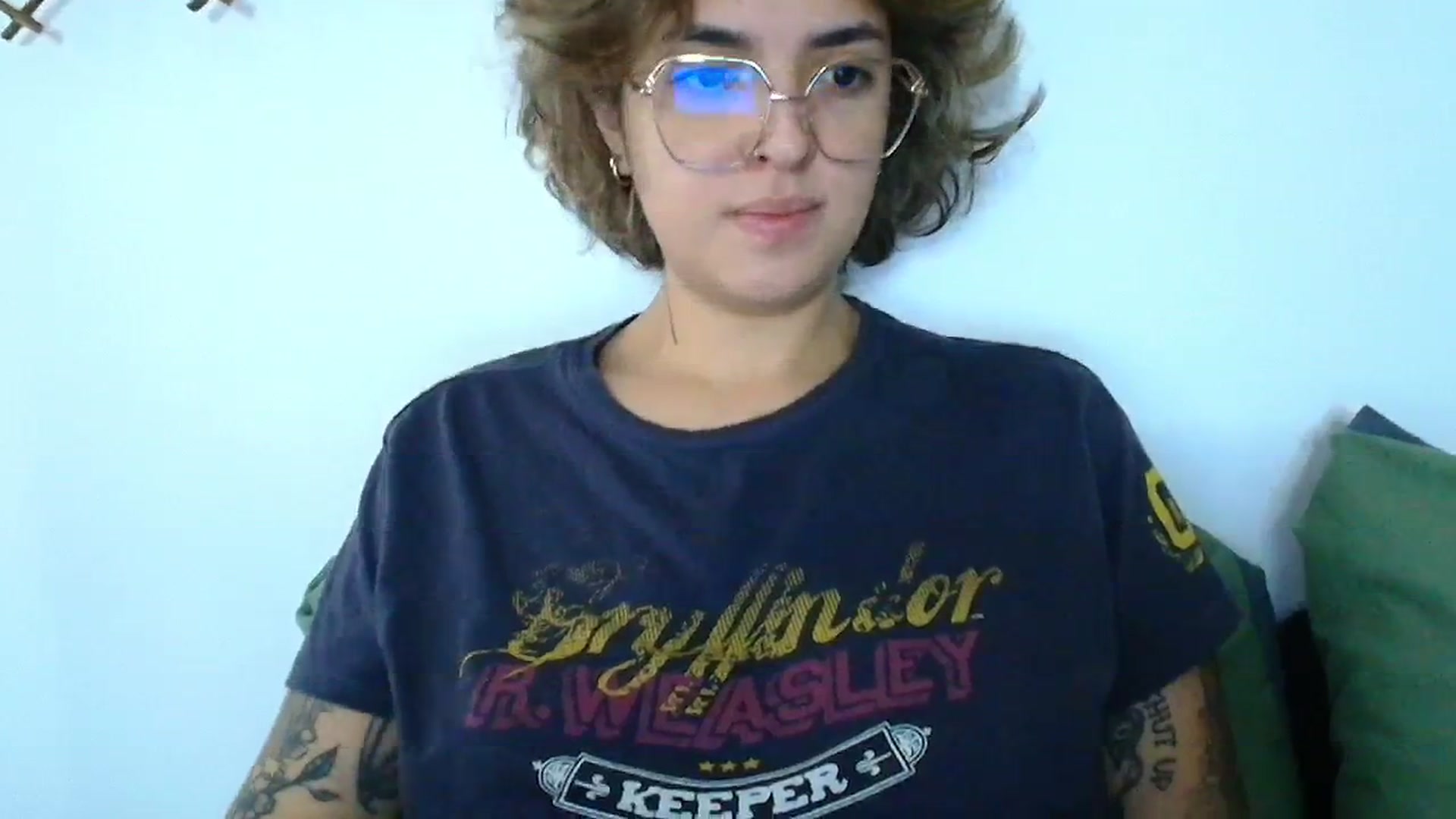 Gallery image thumbnail from QueensNYC's myfreecams stream on, 12/16/2024, 16:51 image 17 of 20