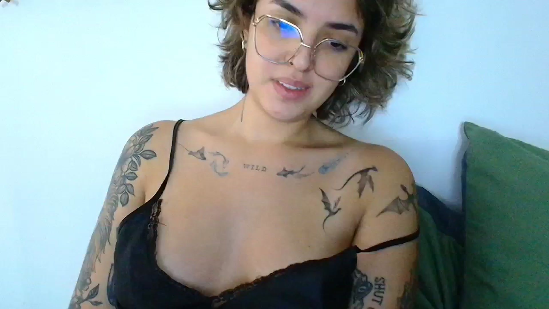 Gallery image thumbnail from QueensNYC's myfreecams stream on, 12/19/2024, 16:47 image 17 of 20